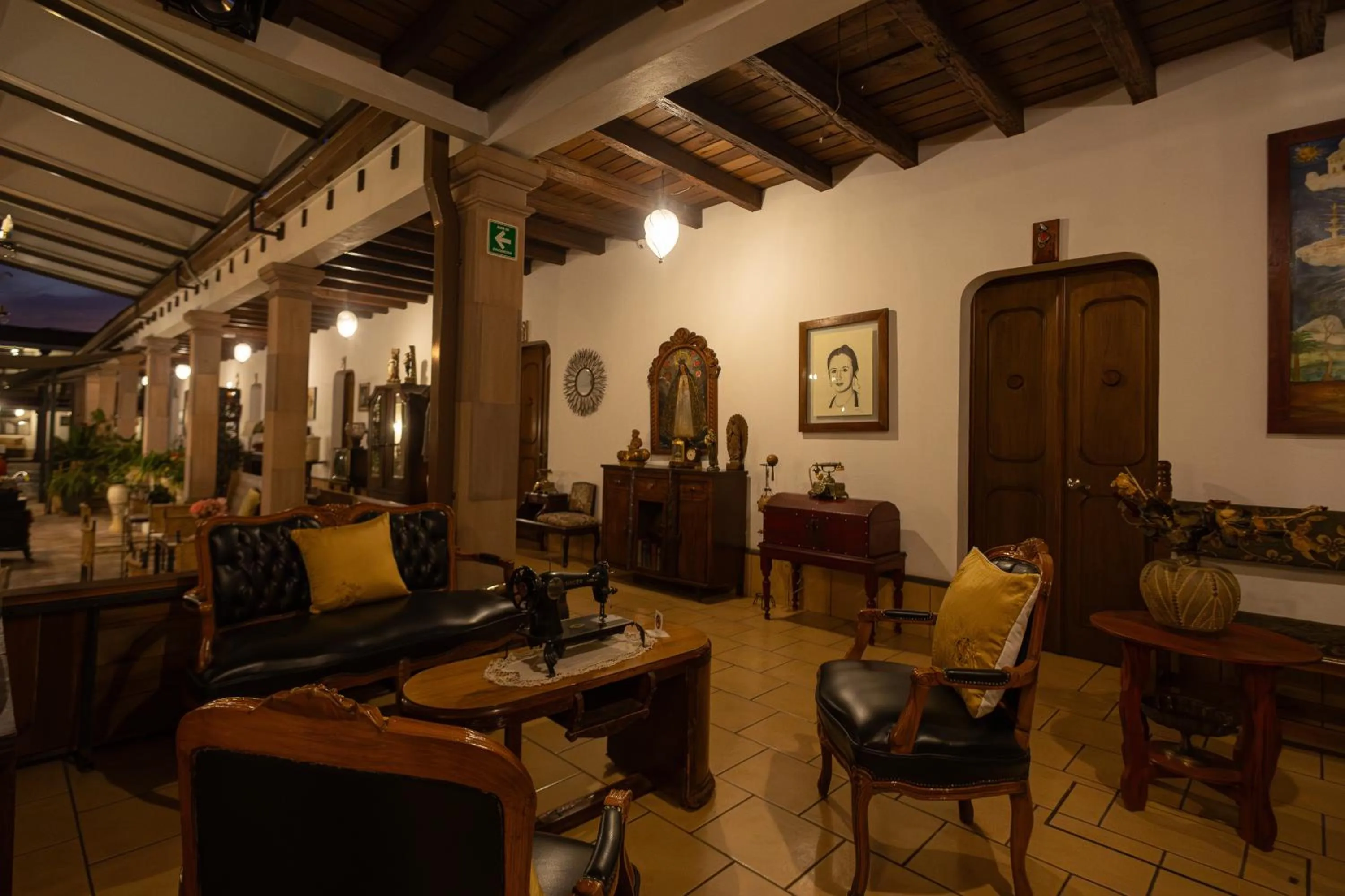 Property building in Hotel-Boutique La Casa De Los Recuerdos