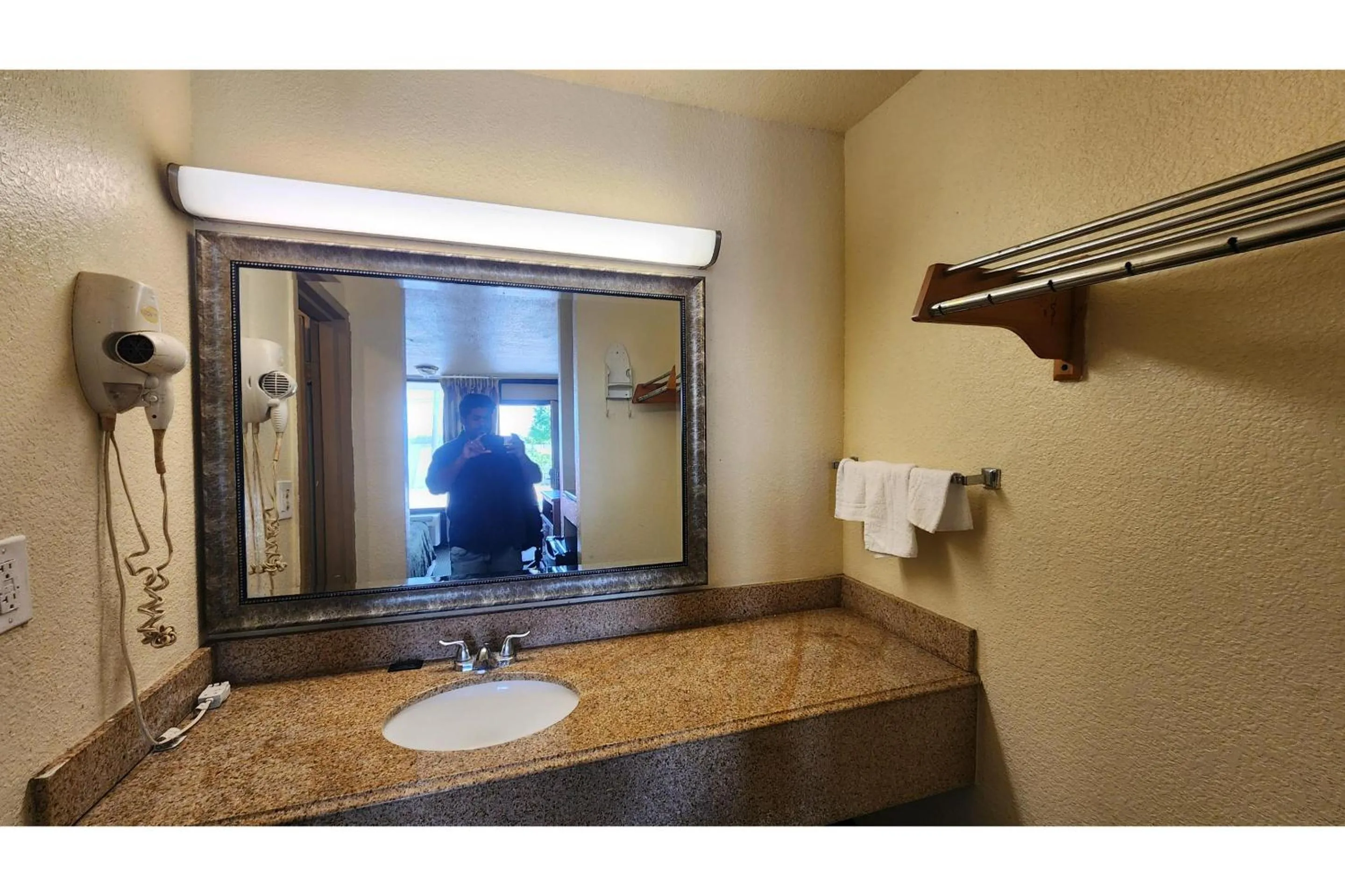 Bathroom in Eco Inn Suites by Hotel O Baytown
