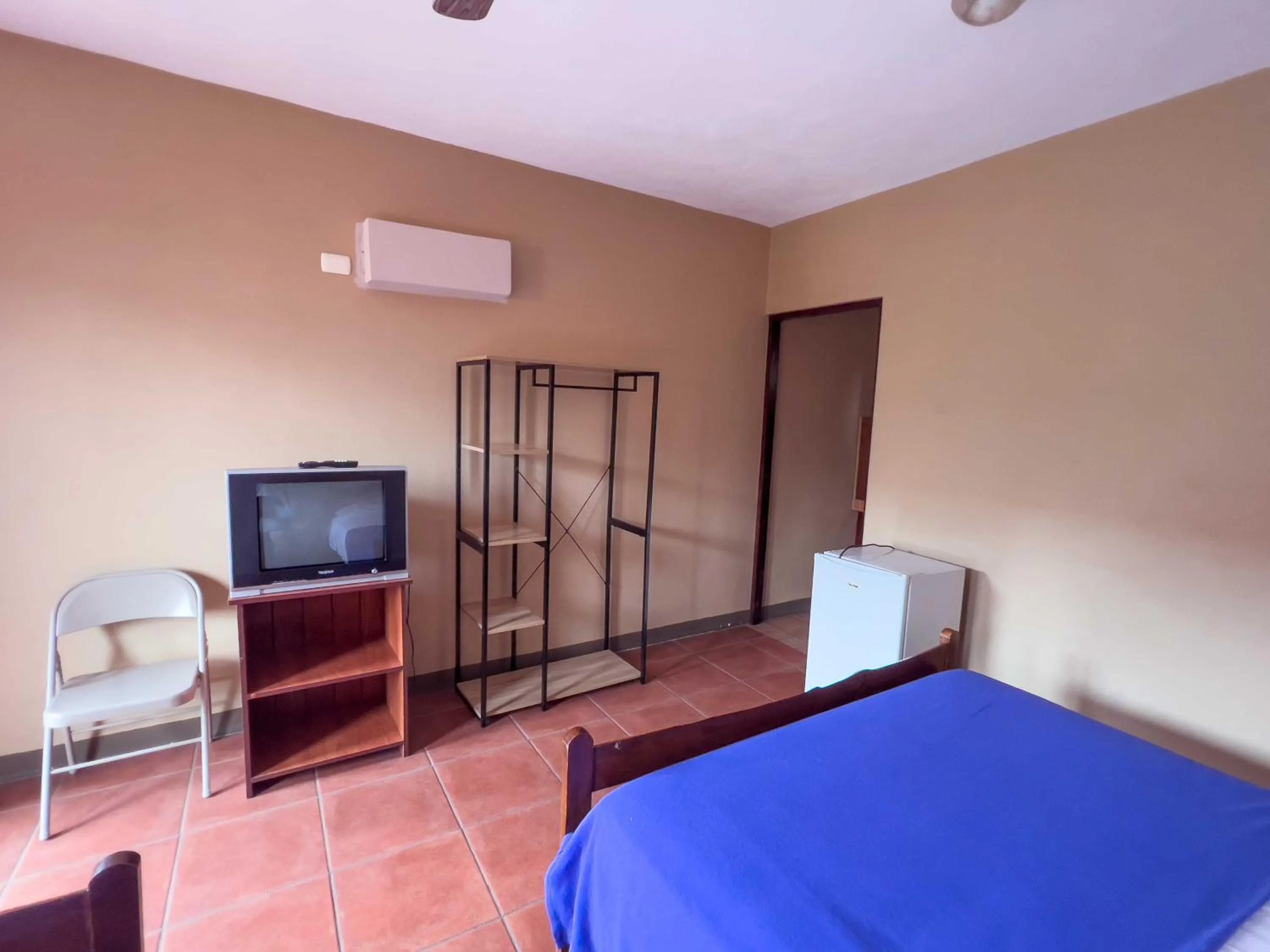 Bedroom, Bed in Belen Suites