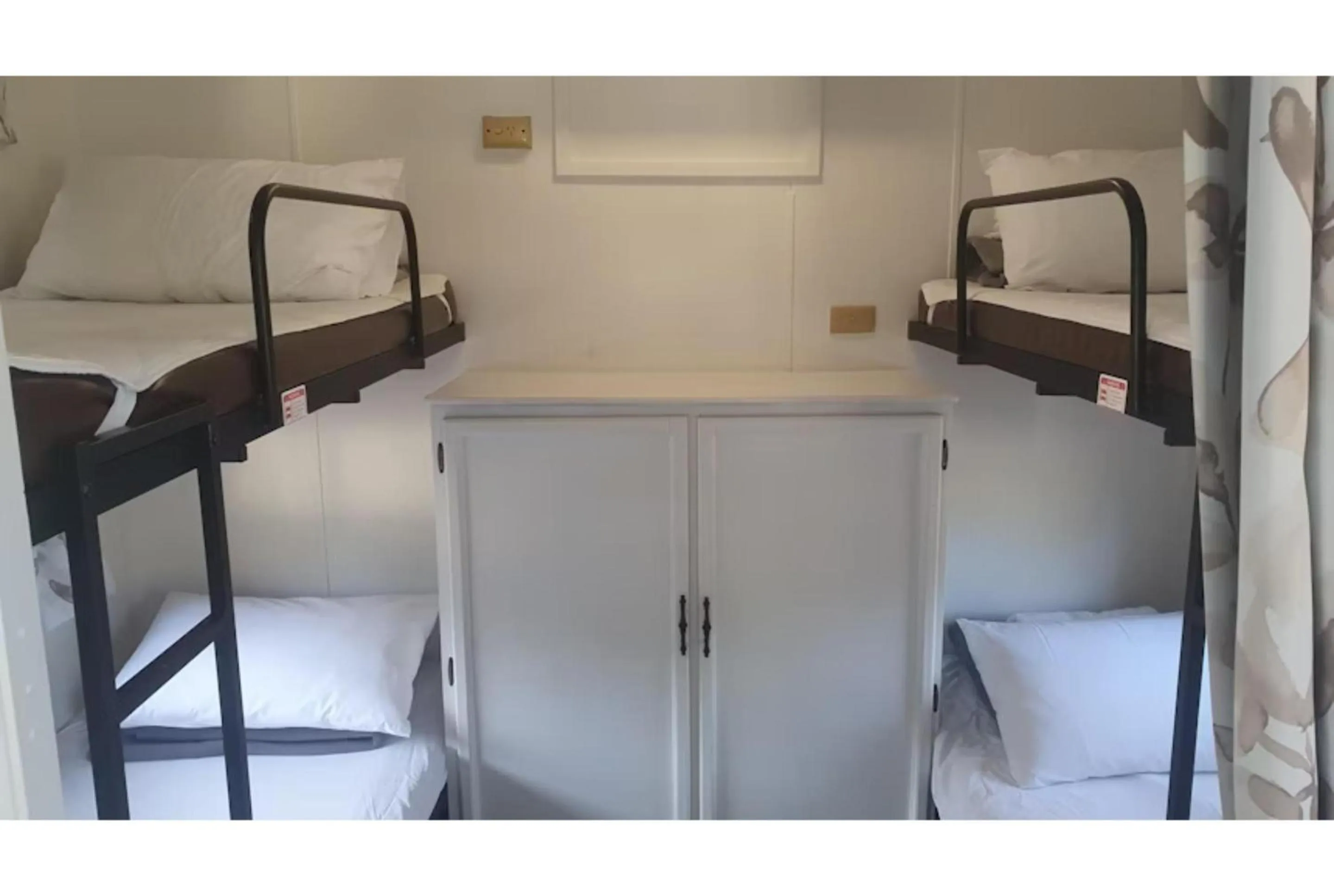 Bedroom, Bed in Discovery Parks - Barossa Valley