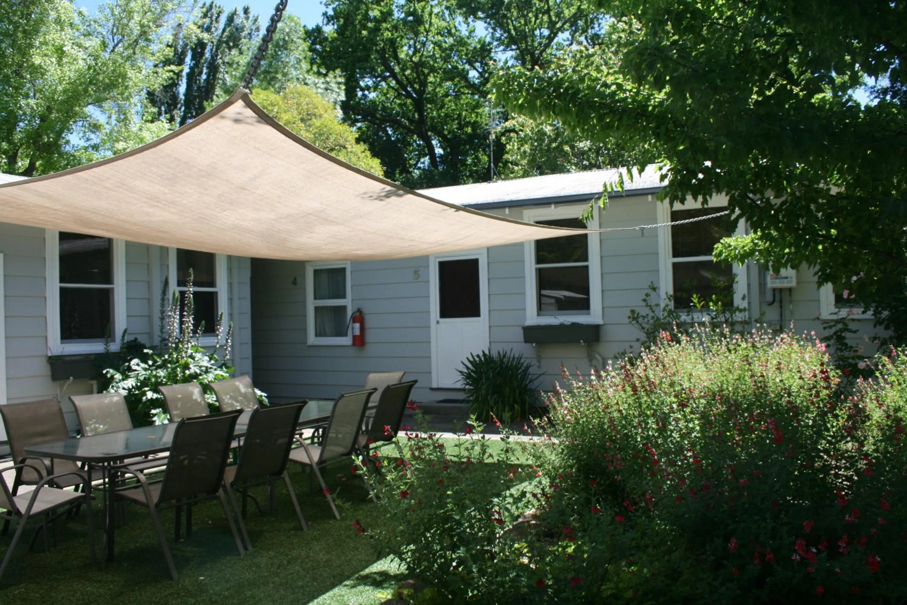 BBQ facilities in Elm Lodge Bright