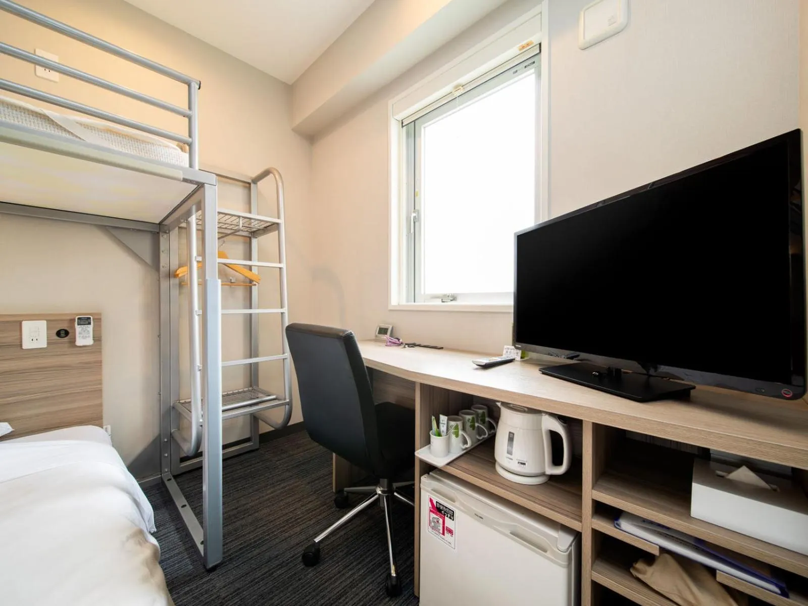 Bed in Super Hotel Shinyokohama