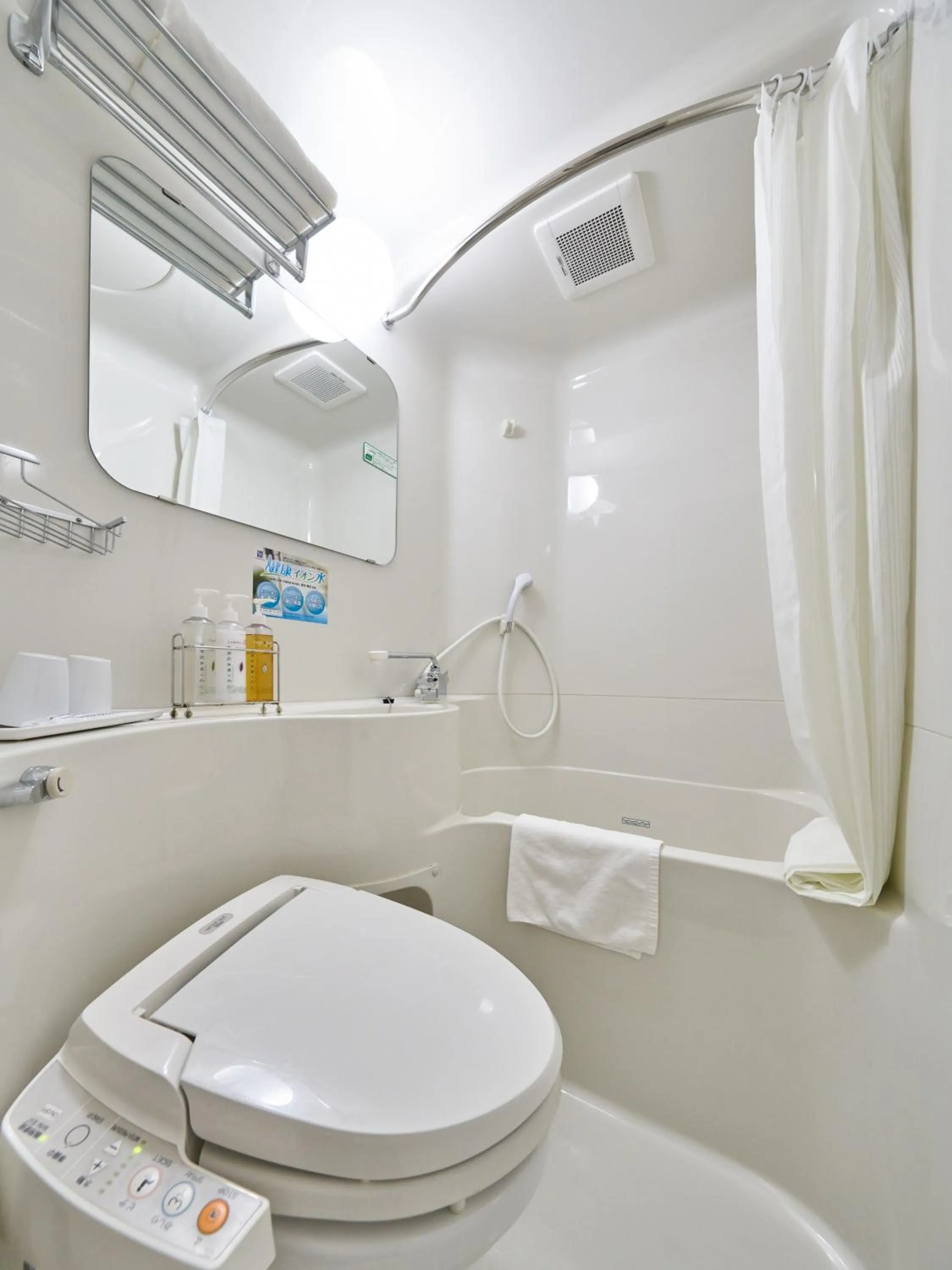 Shower in Super Hotel Shinyokohama