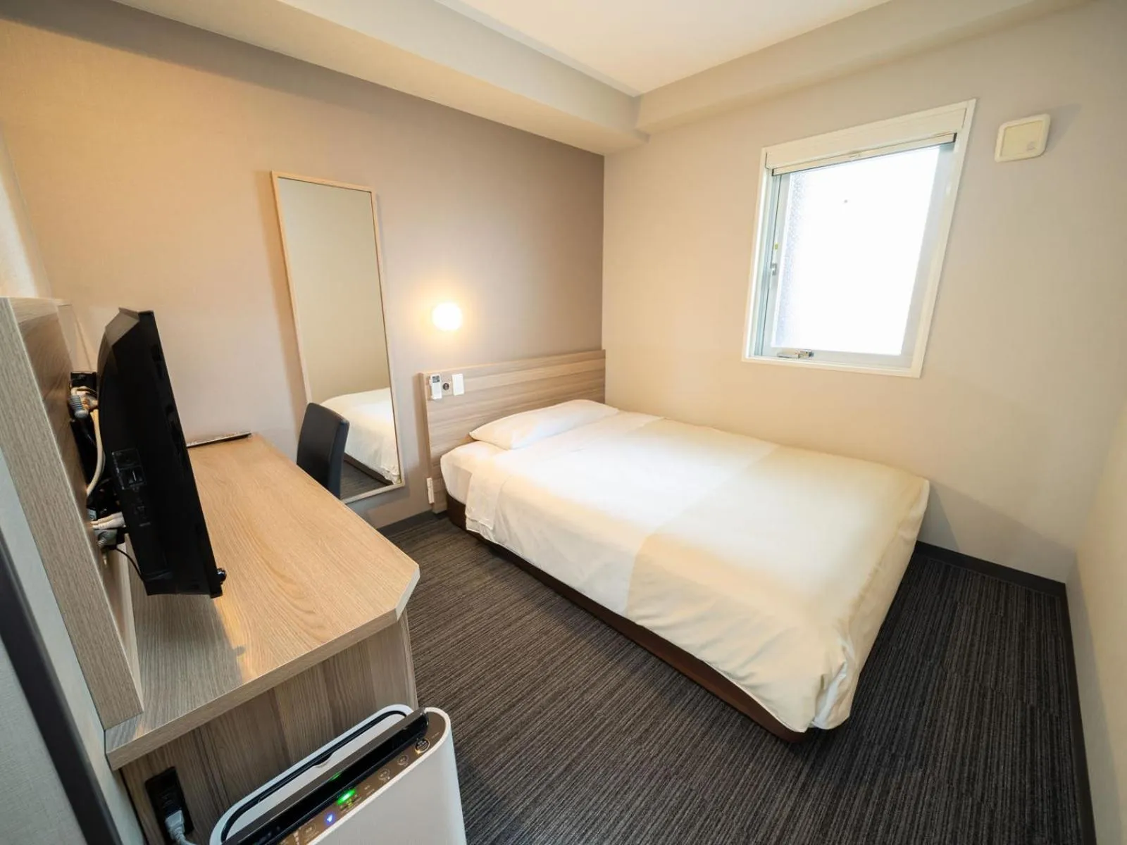 Photo of the whole room, Bed in Super Hotel Shinyokohama