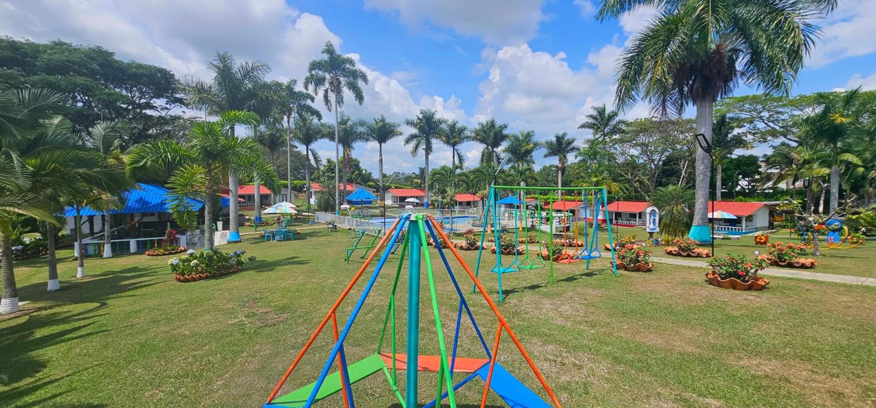 Children play ground in Cabañas Cafeteras Cerritos