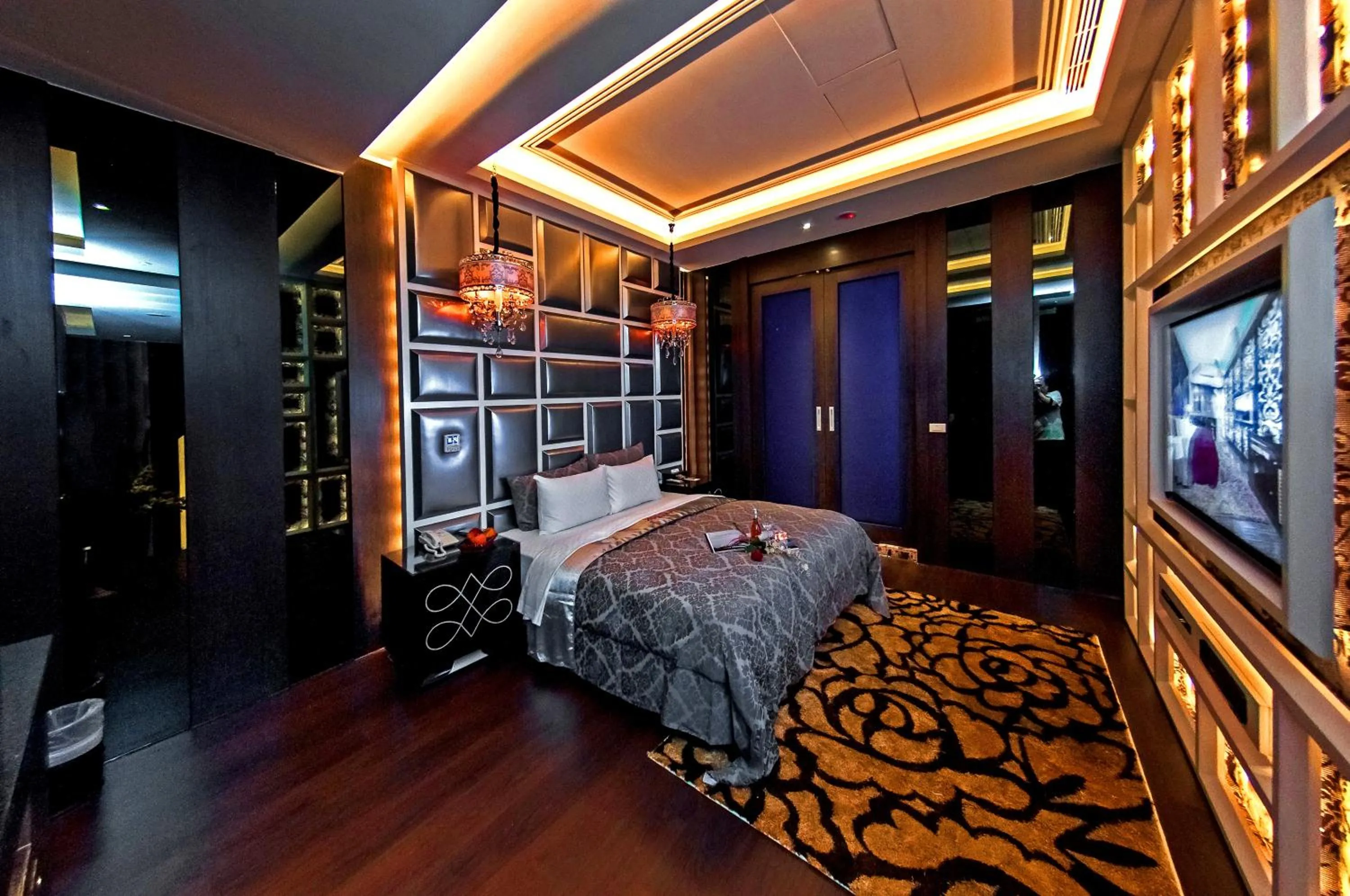 On site, Bed in Jinsha Motel