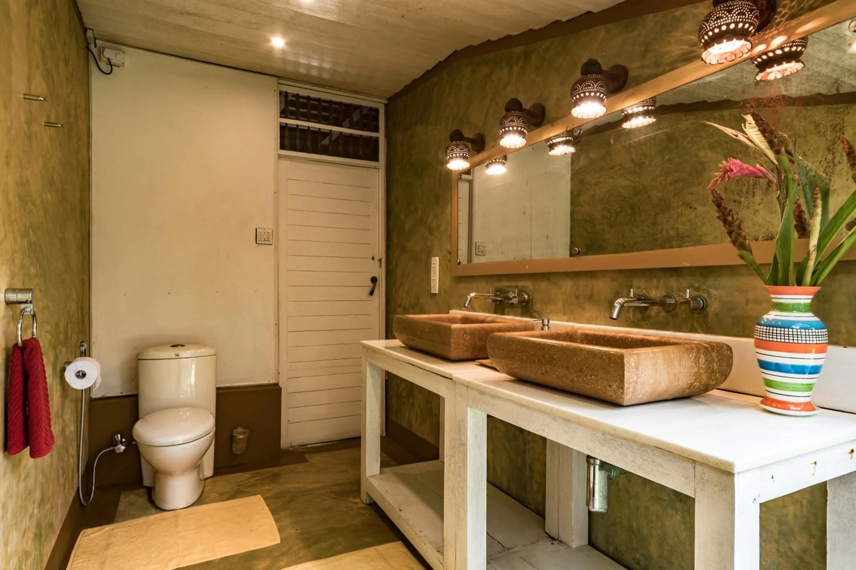 Bathroom in Amritara A Beach Symphony