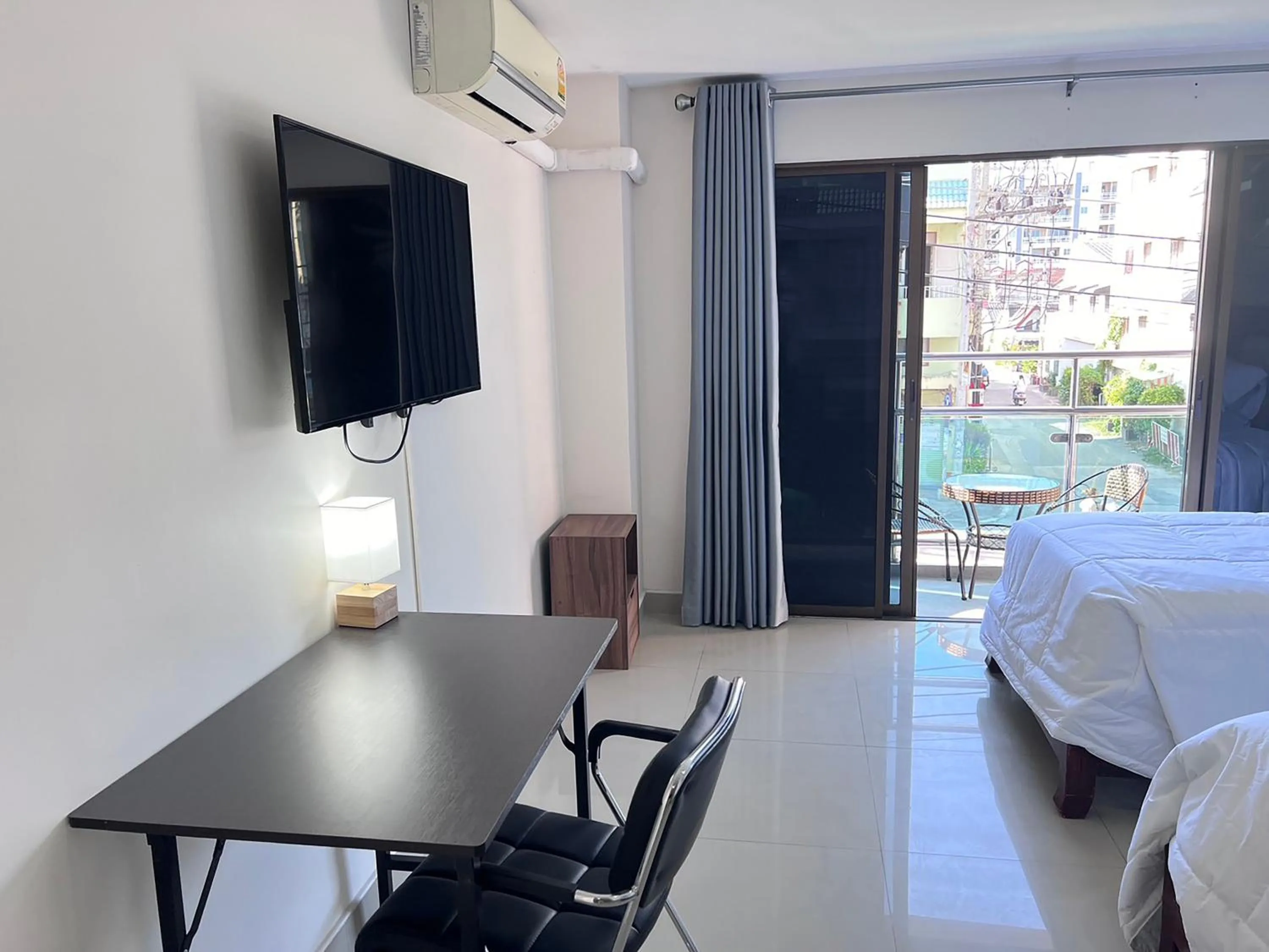 TV and multimedia, Bed in The Freelancer Hotel