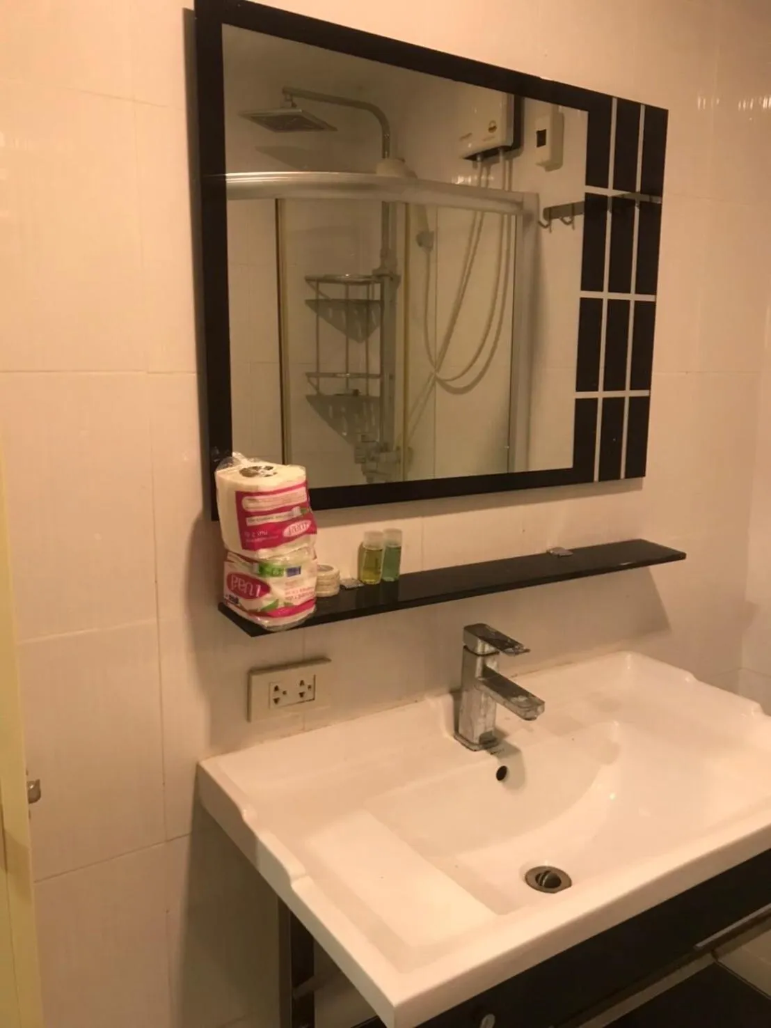 Bathroom in The Freelancer Hotel