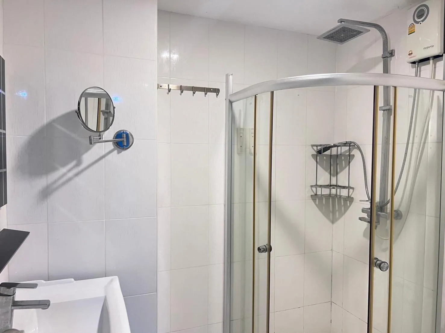 Shower in The Freelancer Hotel