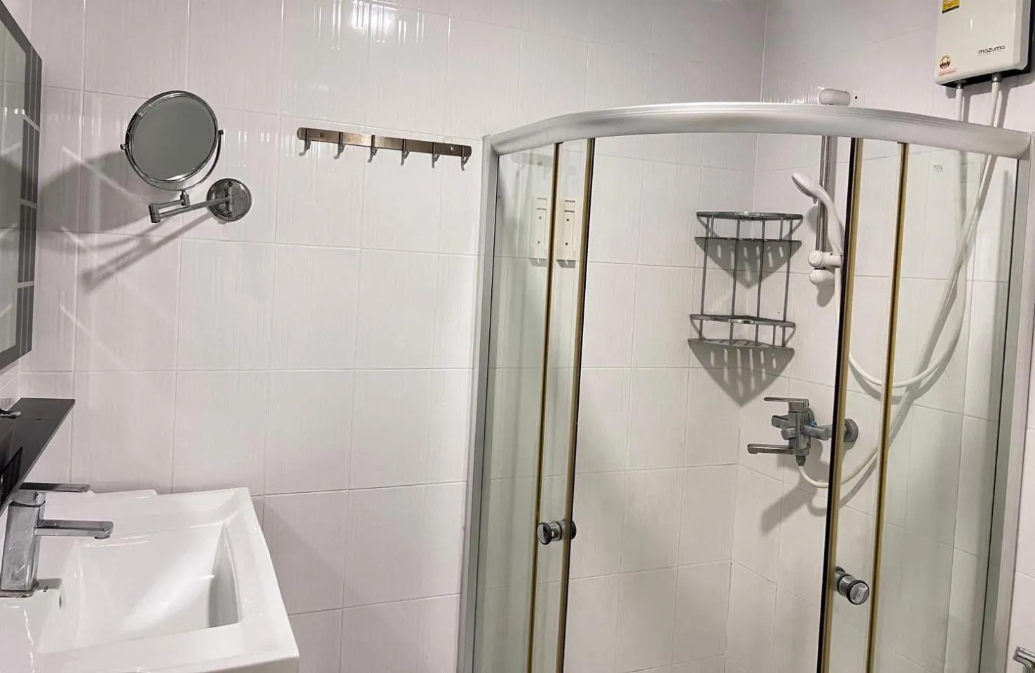 Shower in The Freelancer Hotel