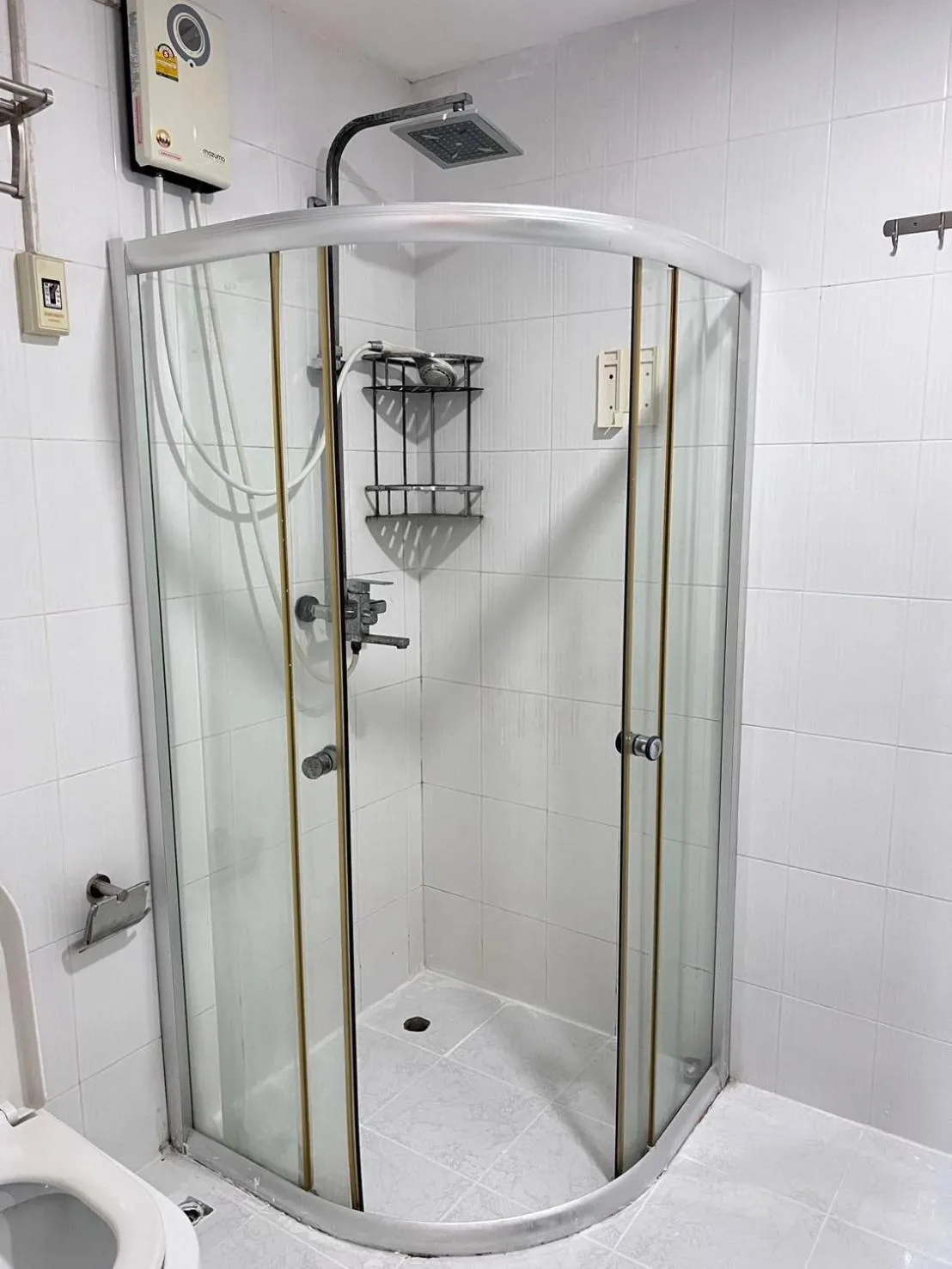 Shower in The Freelancer Hotel