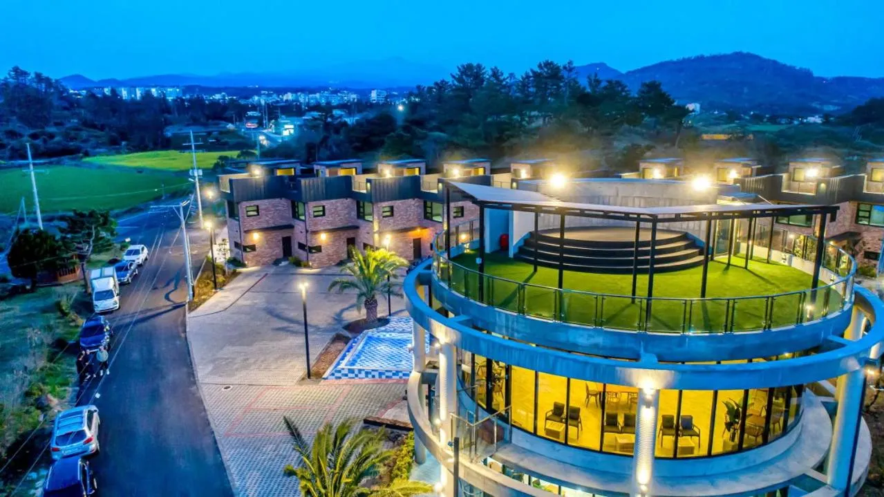 Ocean Brick Poolvilla