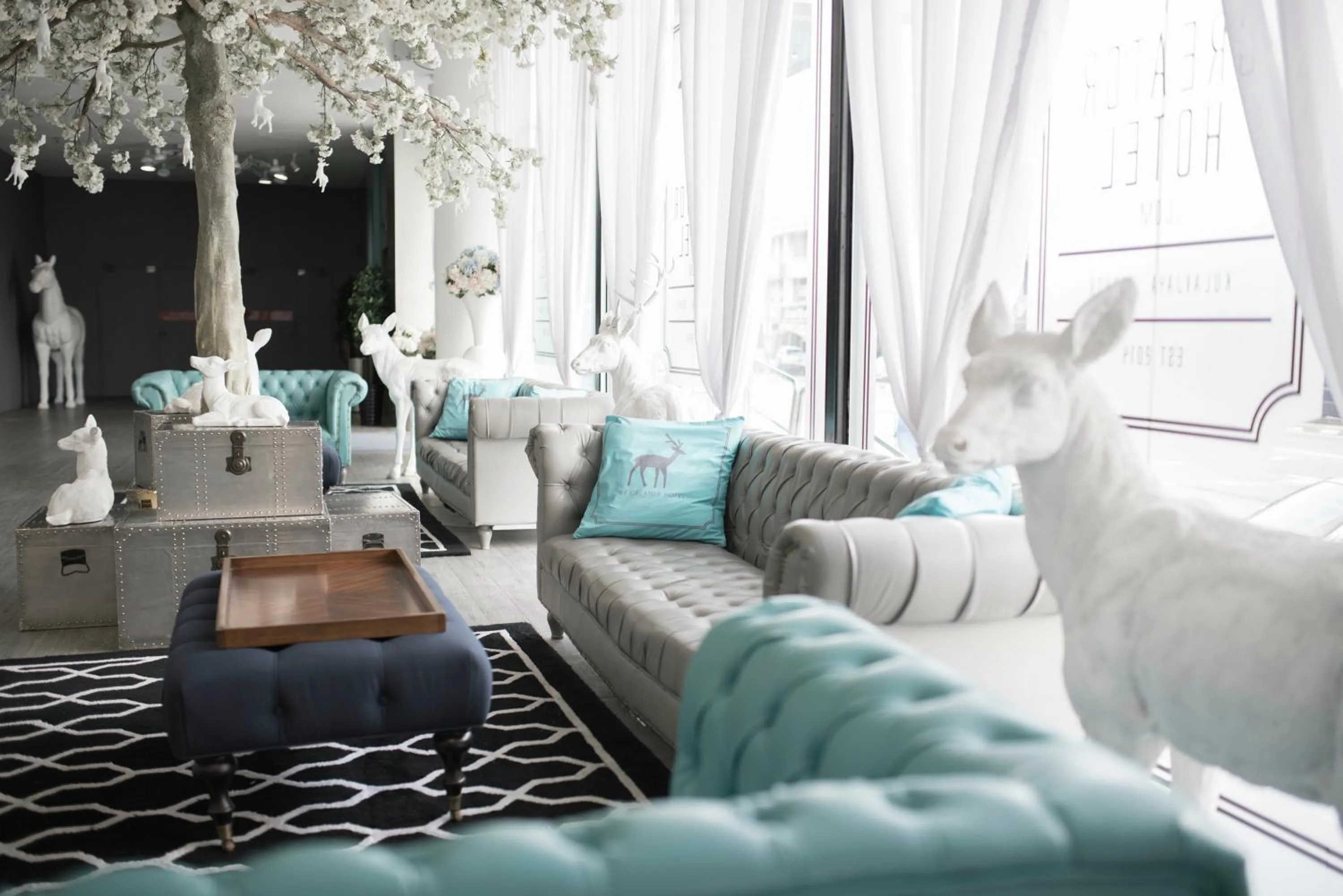 Communal lounge/ TV room in Creator Hotel