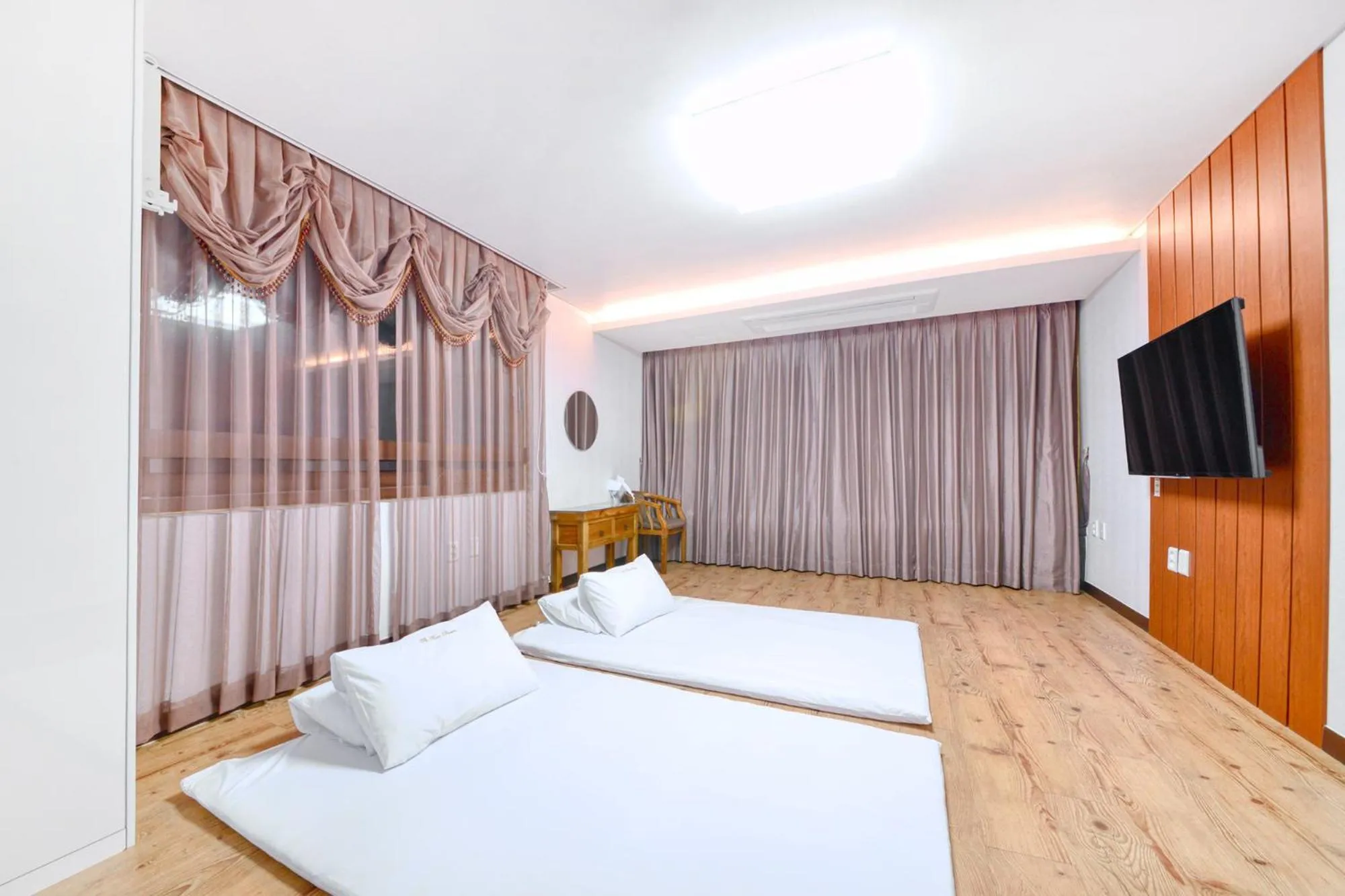 Bed in The Raon Pension