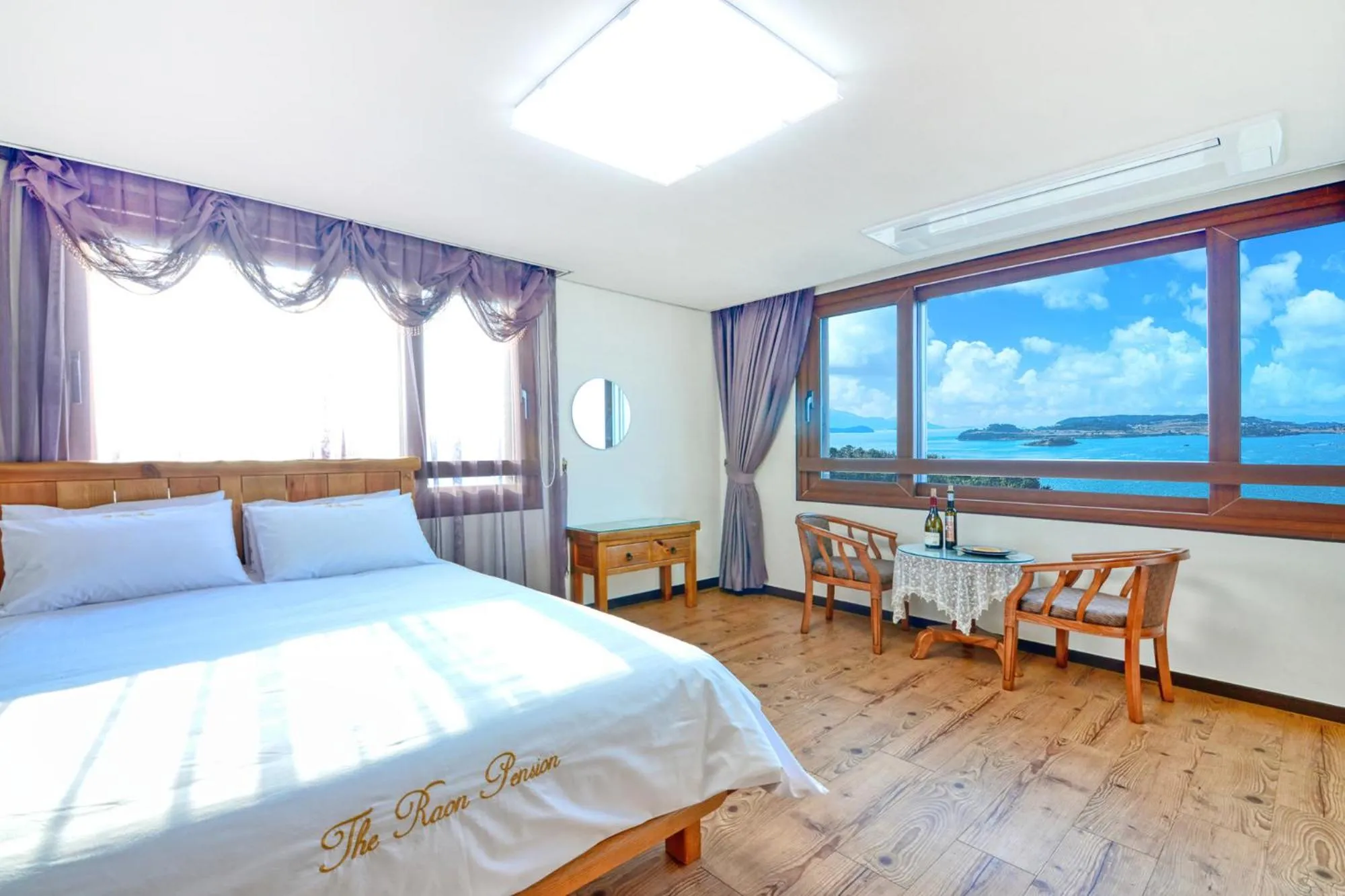 Bed in The Raon Pension