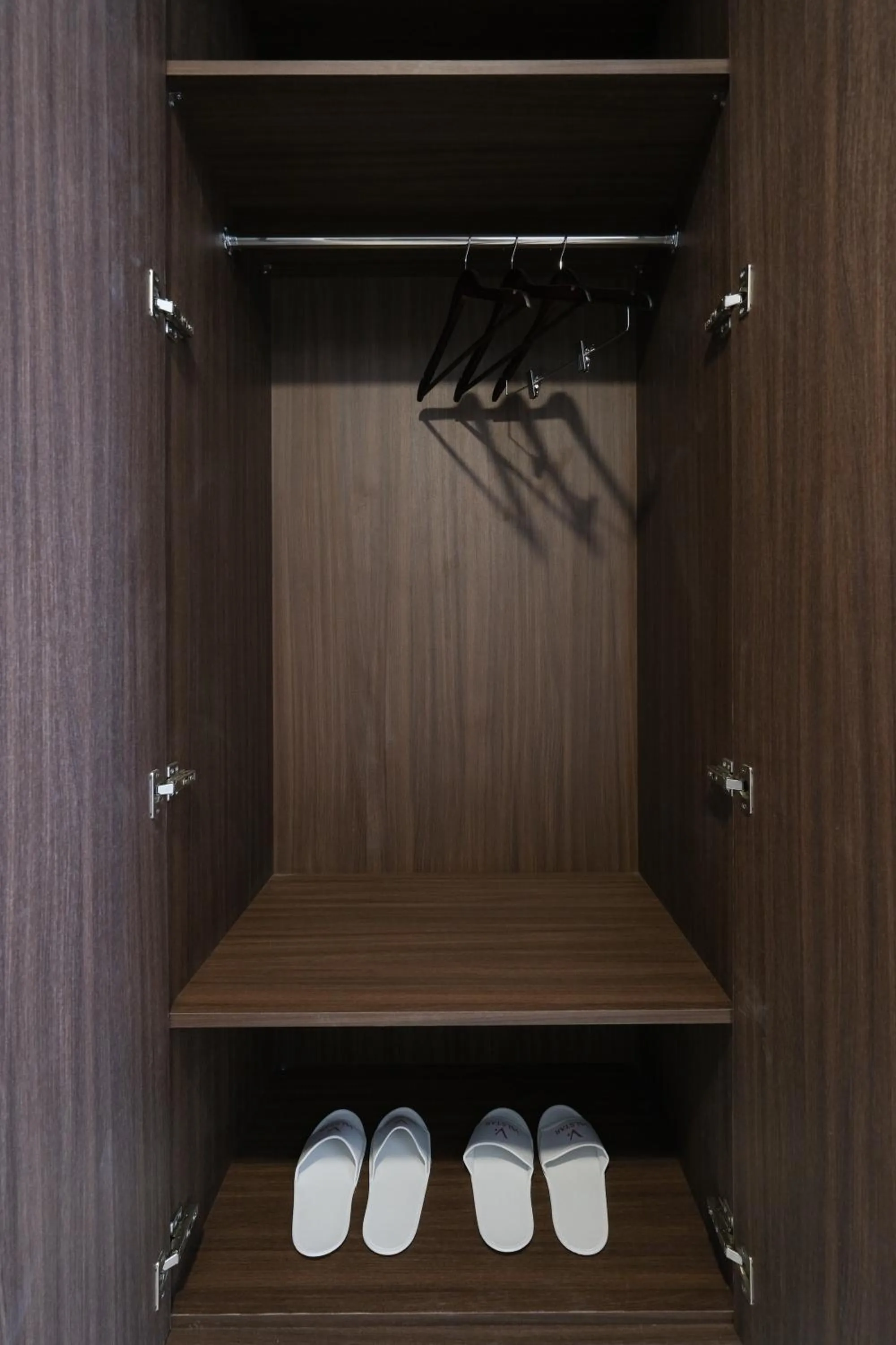 wardrobe in ValStar Hotel Canggu