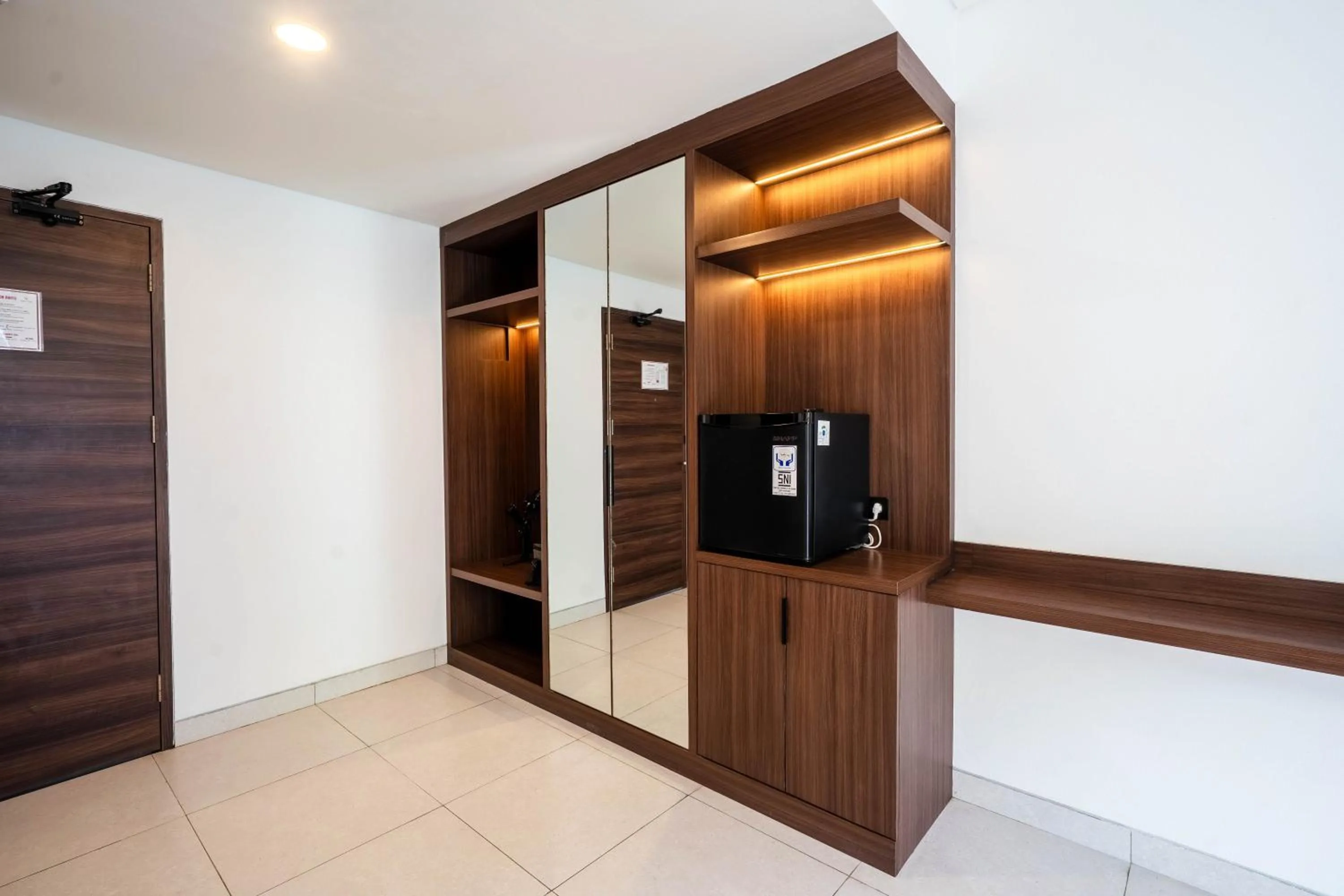 wardrobe in ValStar Hotel Canggu