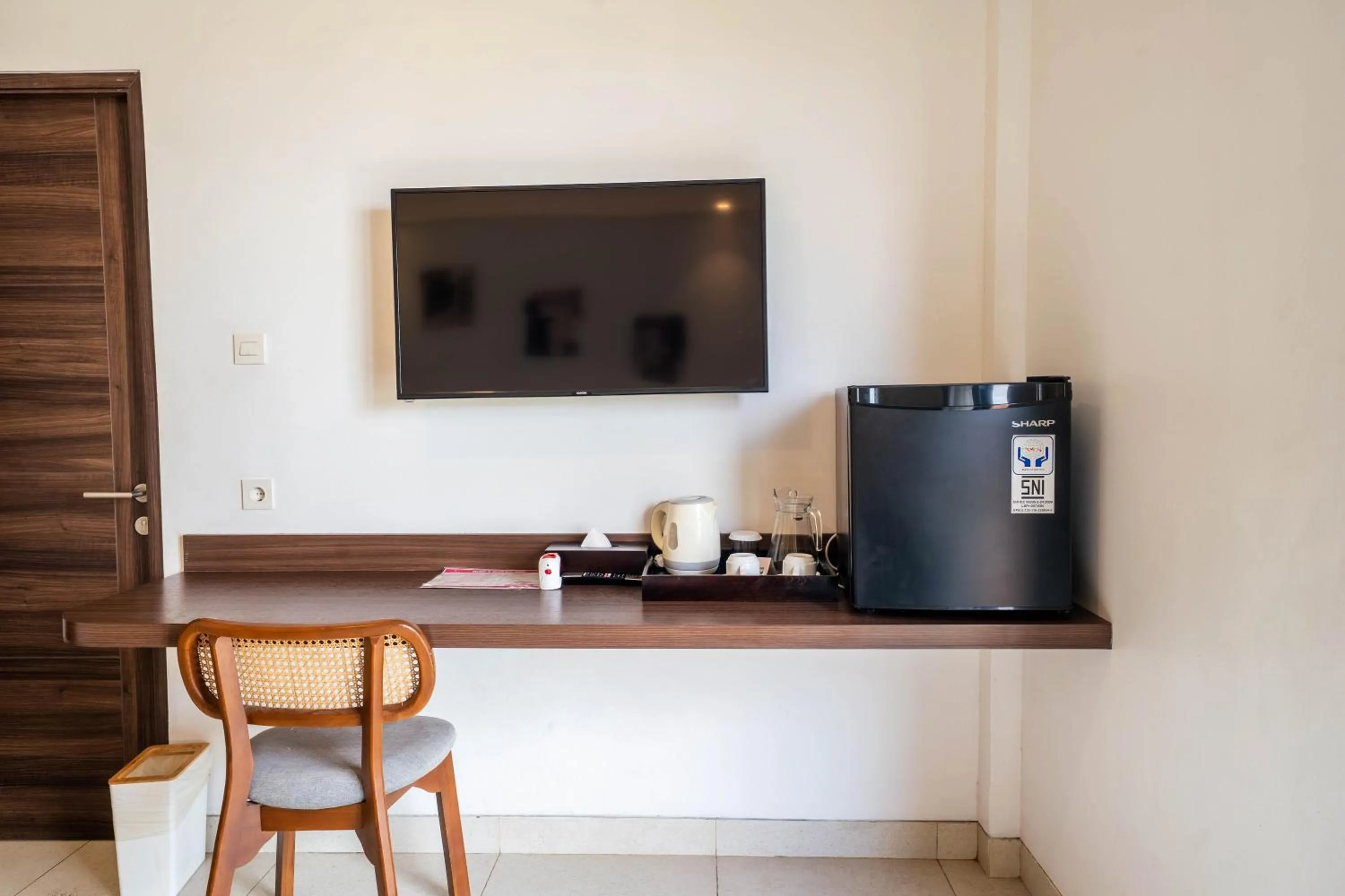 Coffee/tea facilities in ValStar Hotel Canggu