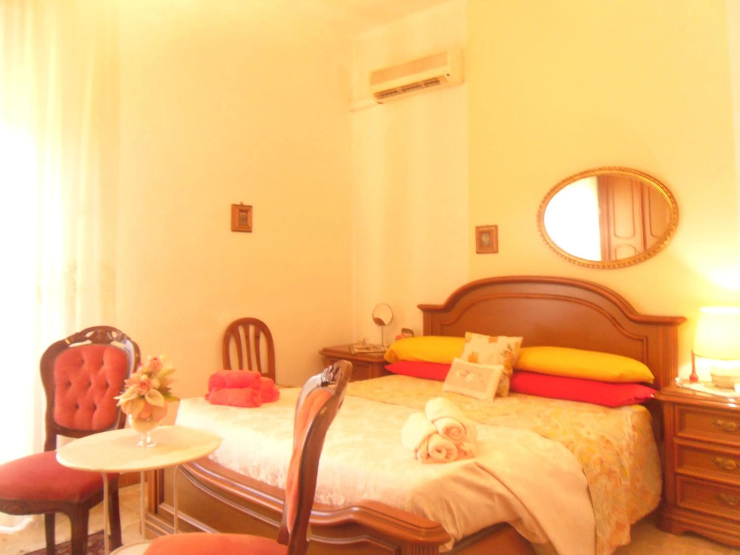 Photo of the whole room, Bed in B&B Homme Blanche