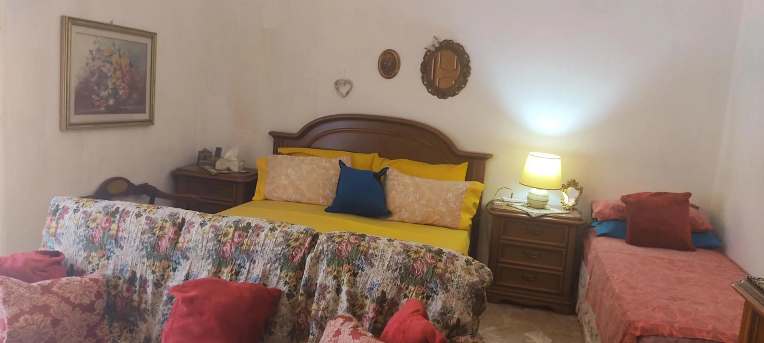 Photo of the whole room, Bed in B&B Homme Blanche