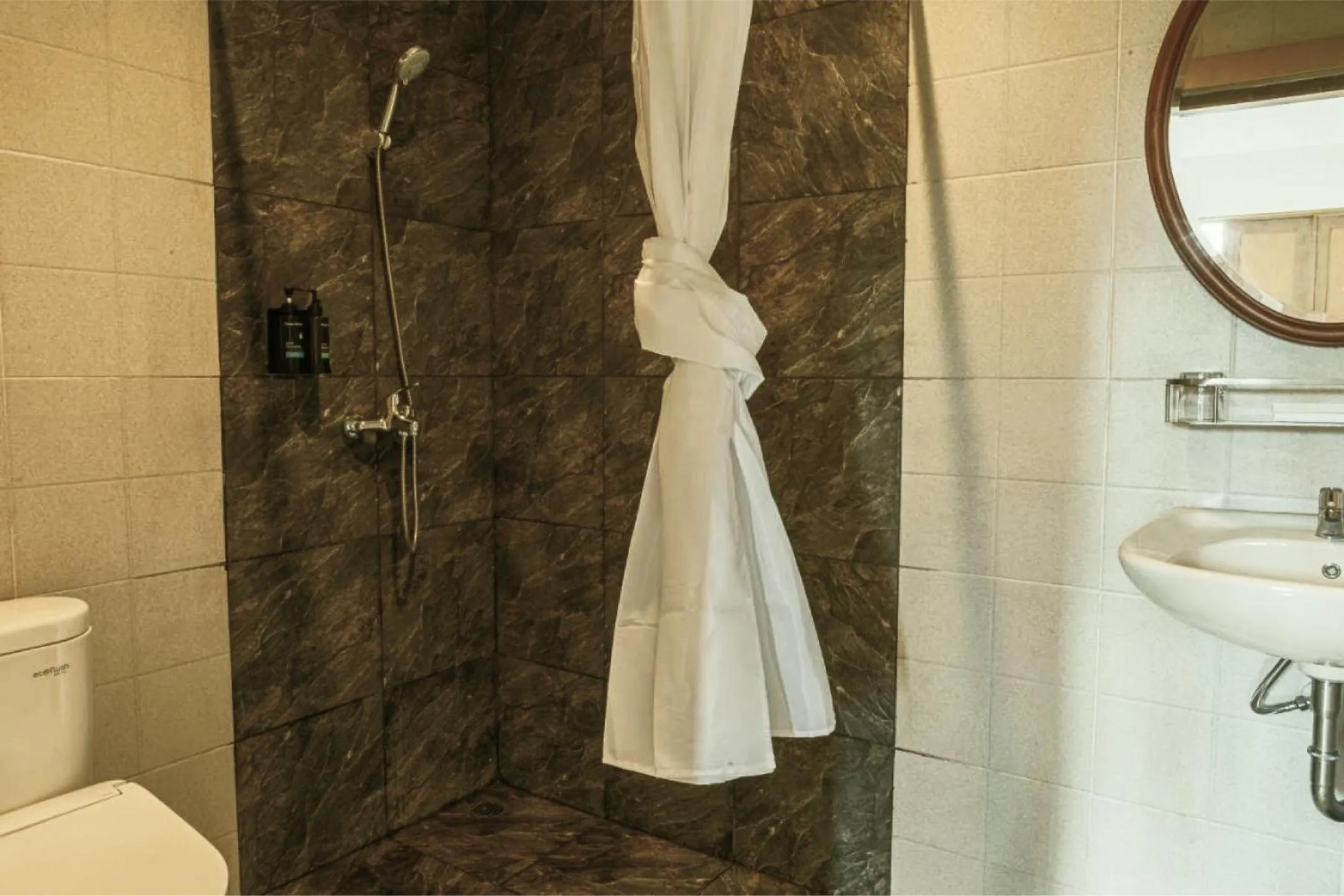 Shower in ME Rooms Ubud by ME Villas