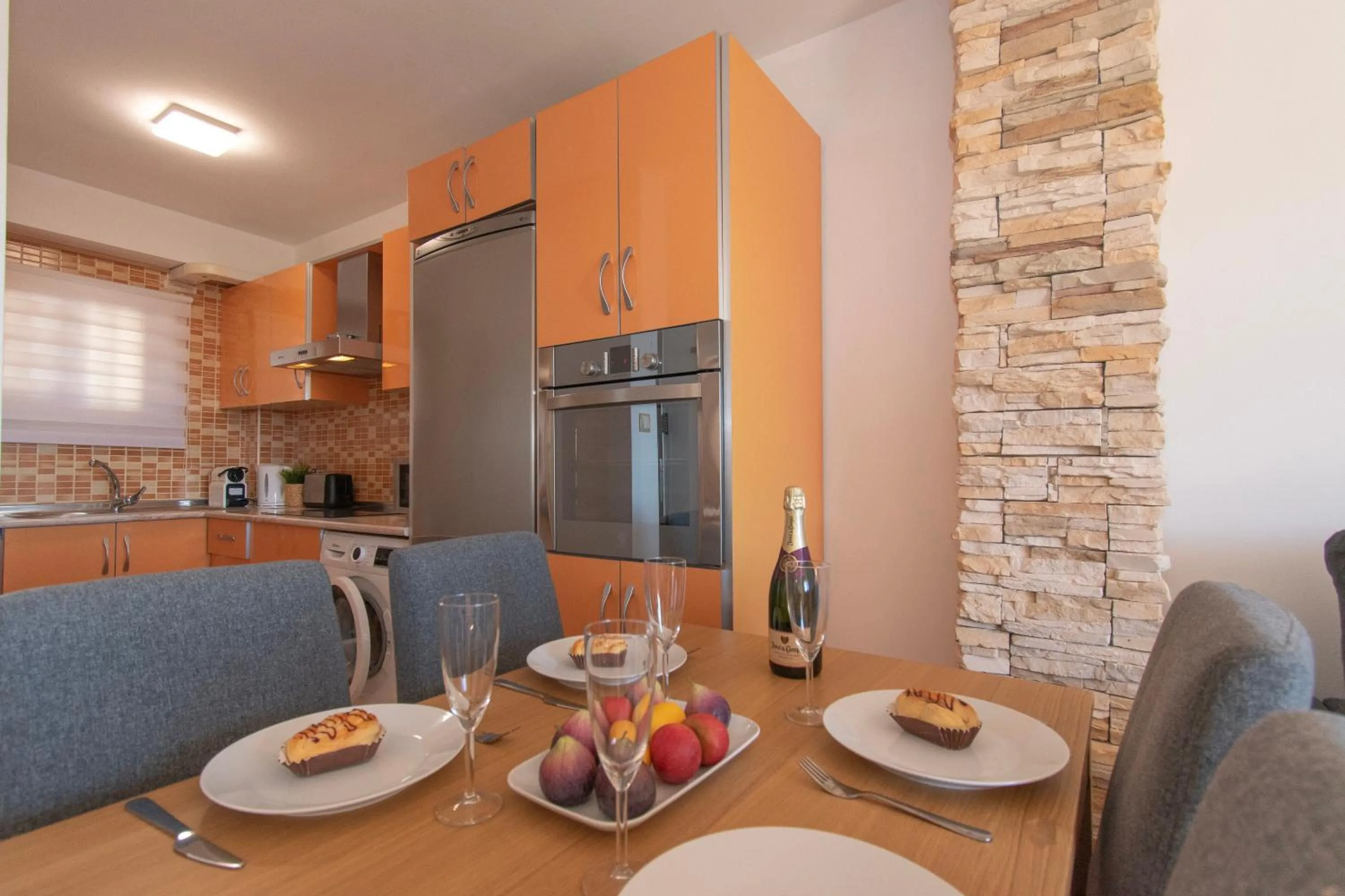 Kitchen or kitchenette in Cambural Beach Apartment - Happy Rentals