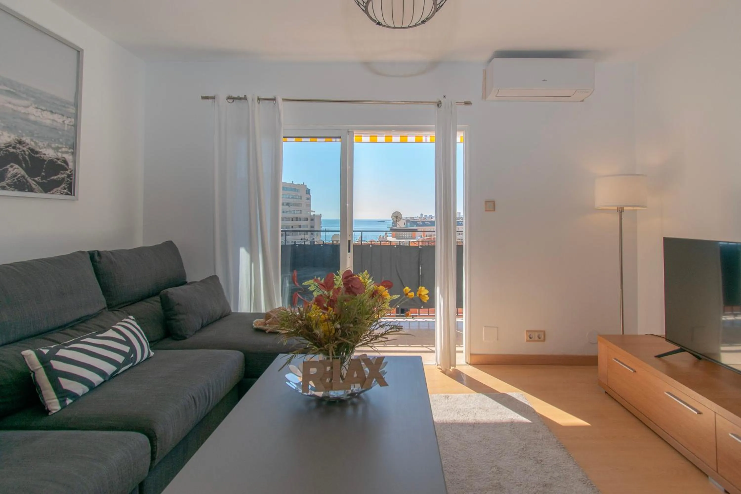 Living room in Cambural Beach Apartment - Happy Rentals