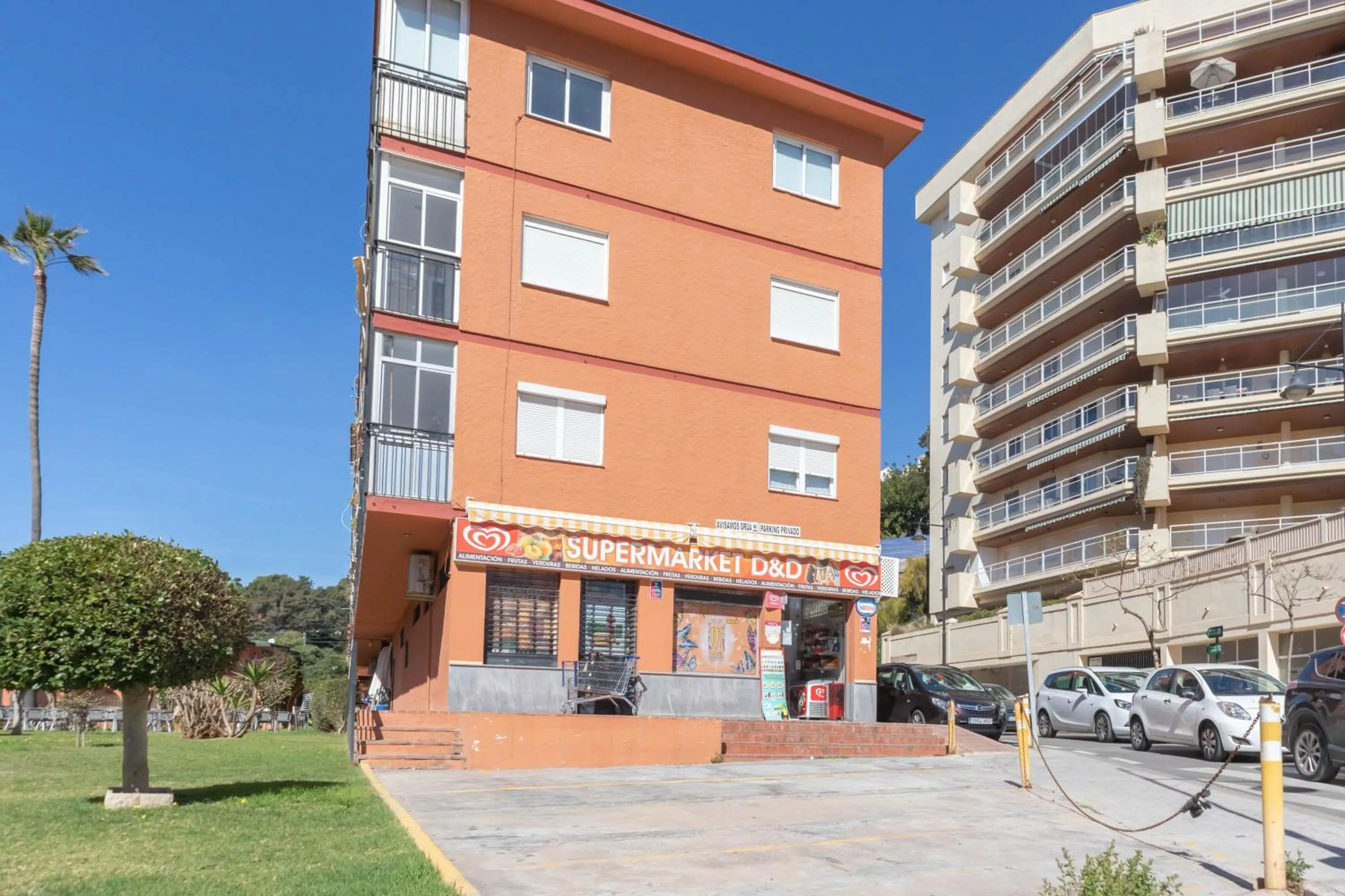 Parking in Cambural Beach Apartment - Happy Rentals