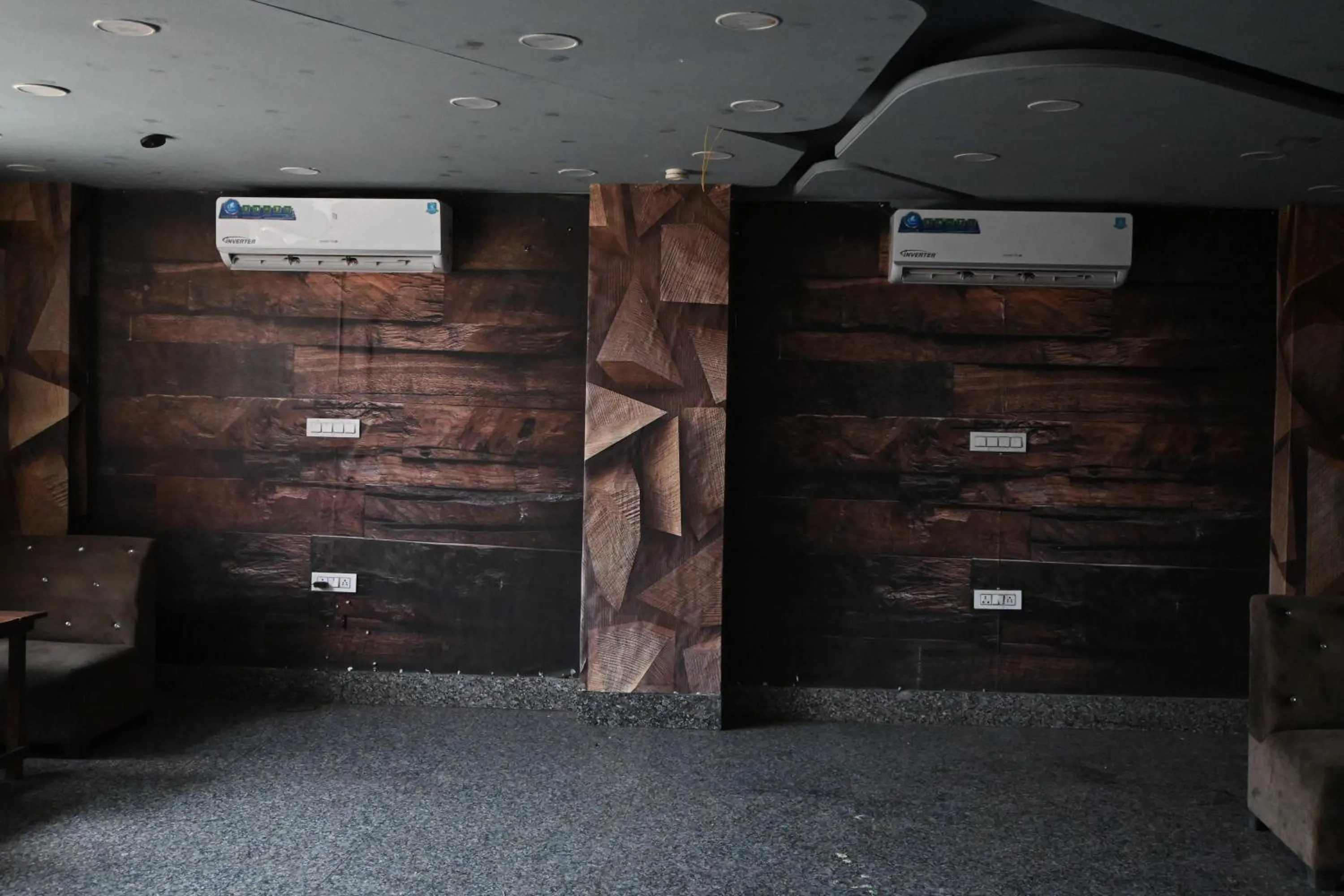 Restaurant/places to eat in Hotel Keptown Lite