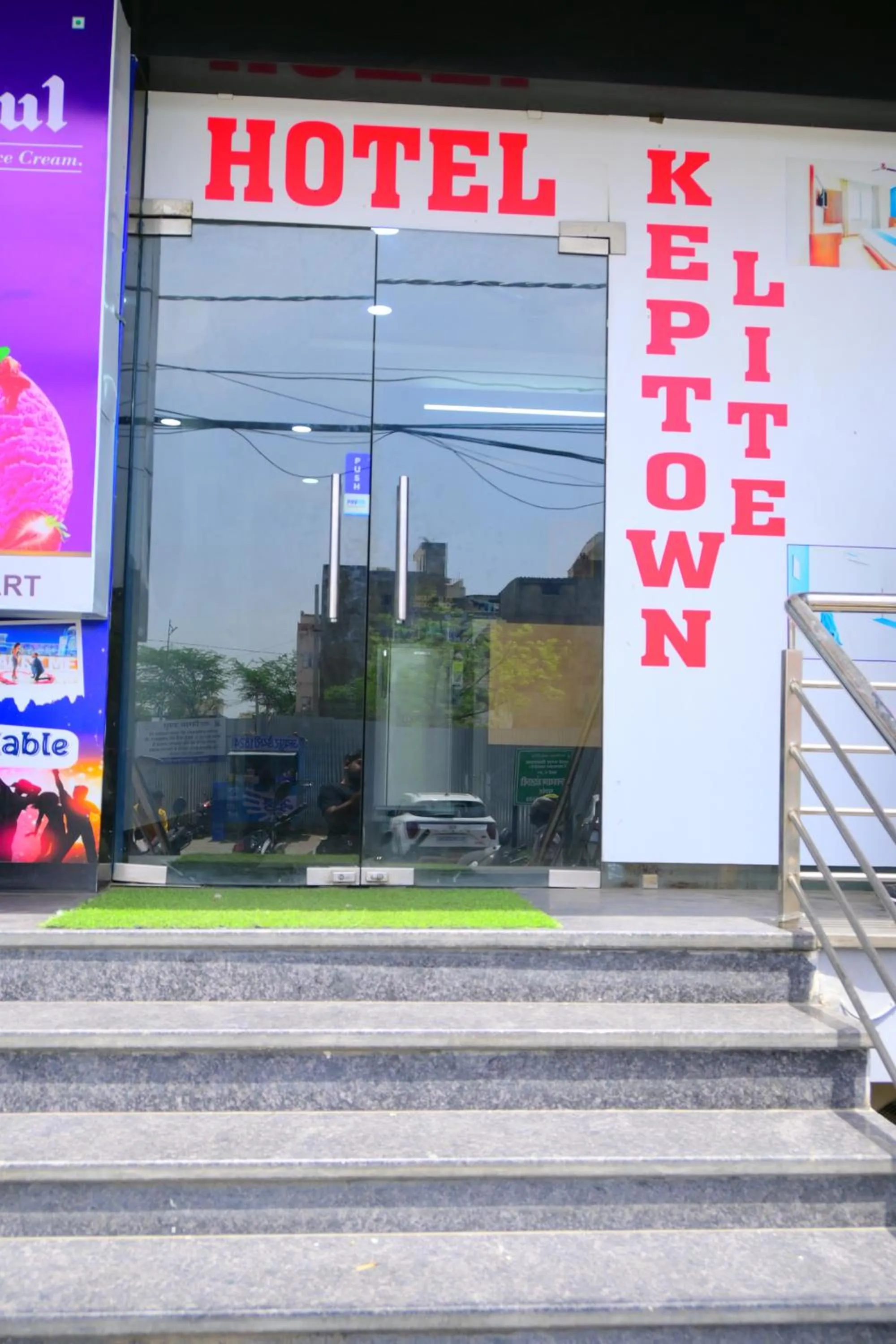 Property building in Hotel Keptown Lite