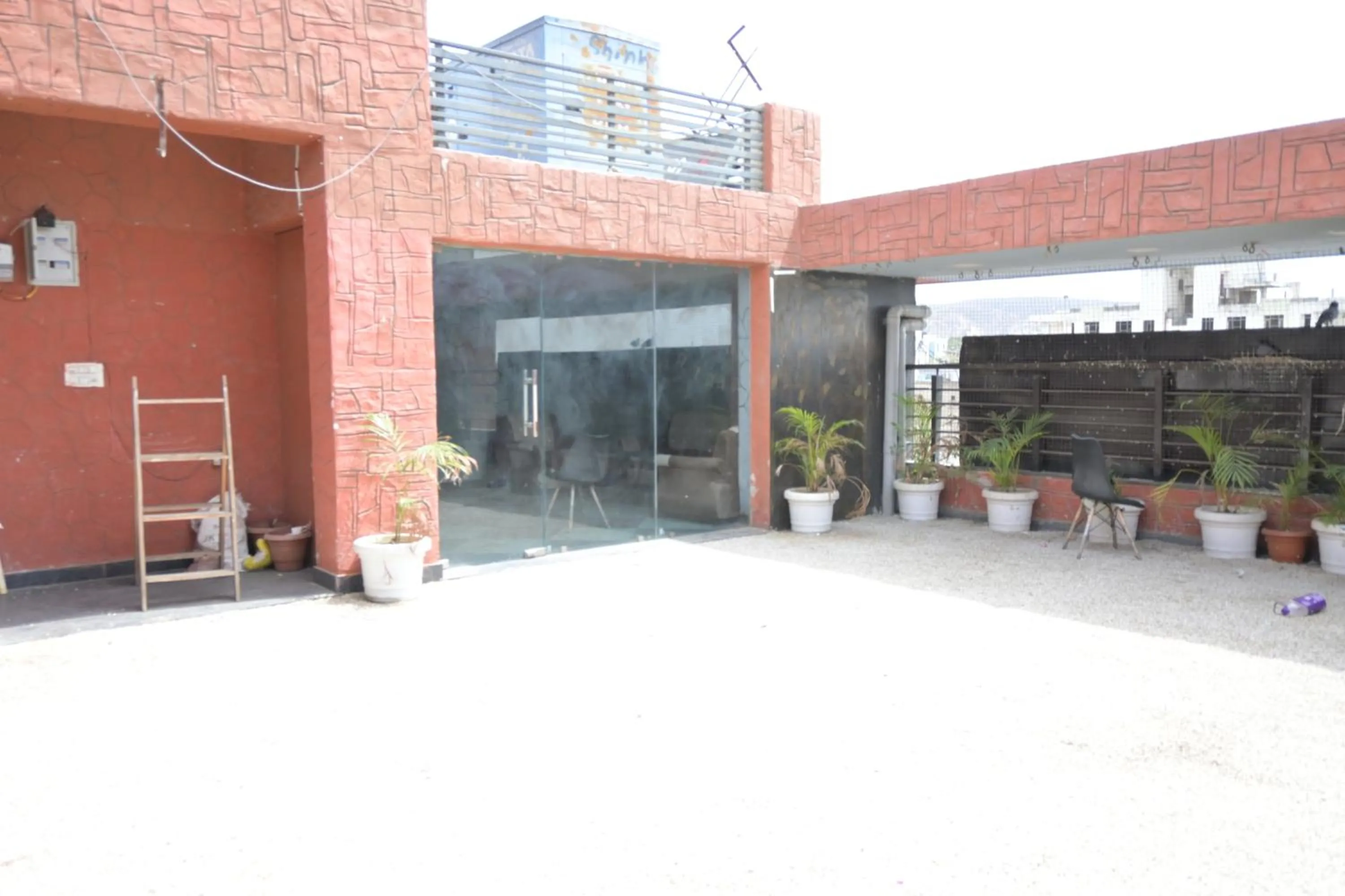 Restaurant/places to eat in Hotel Keptown Lite