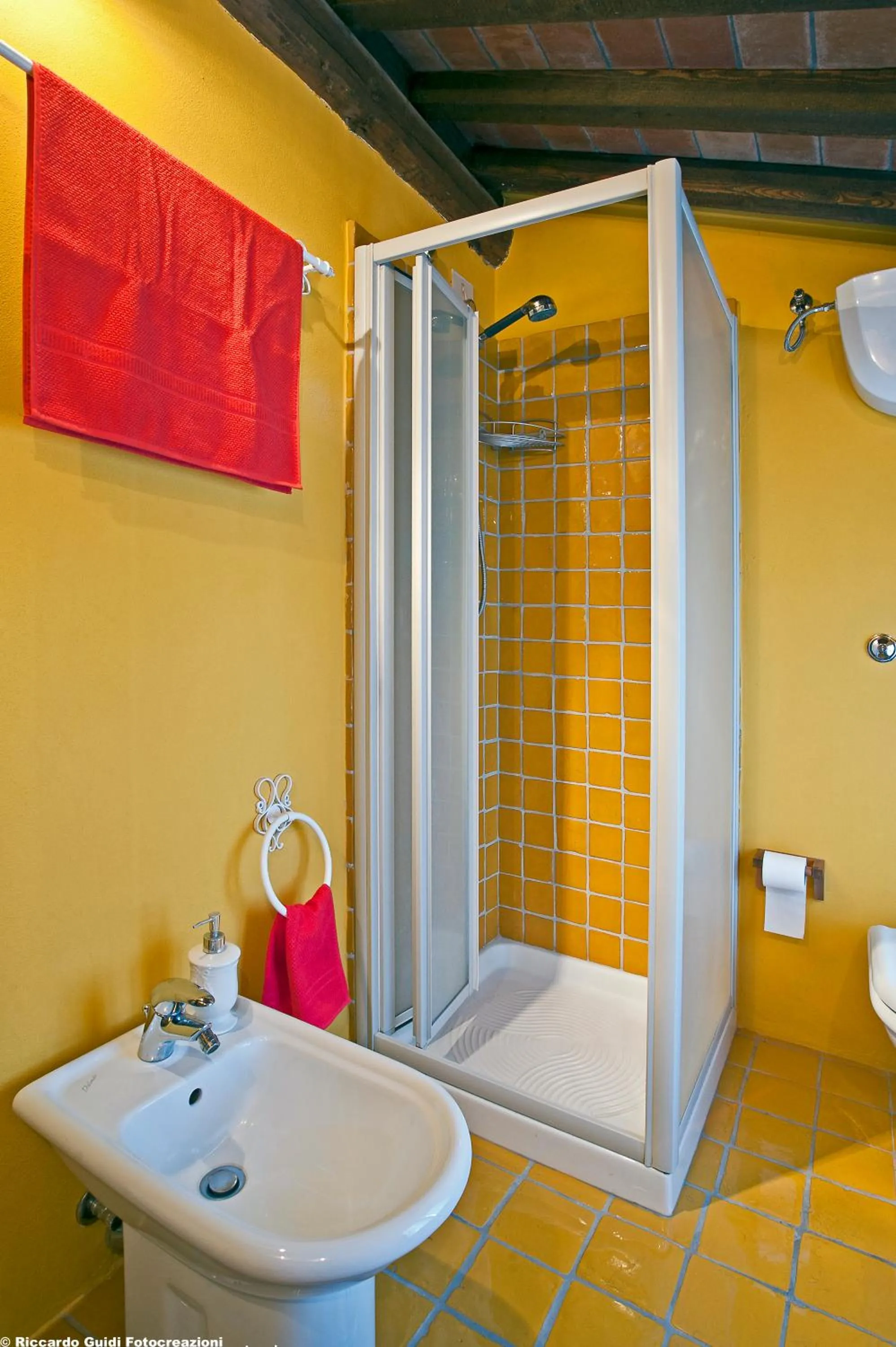 Shower in Bed and breakfast Casa Formica