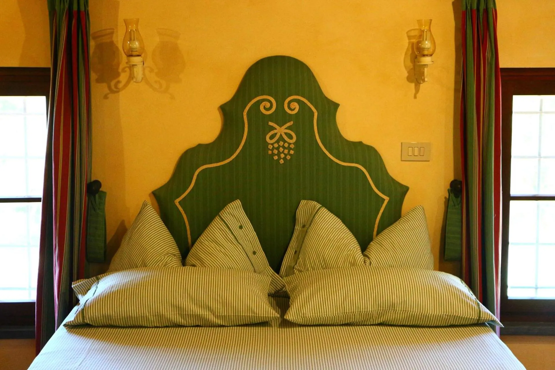 Decorative detail, Bed in Bed and breakfast Casa Formica