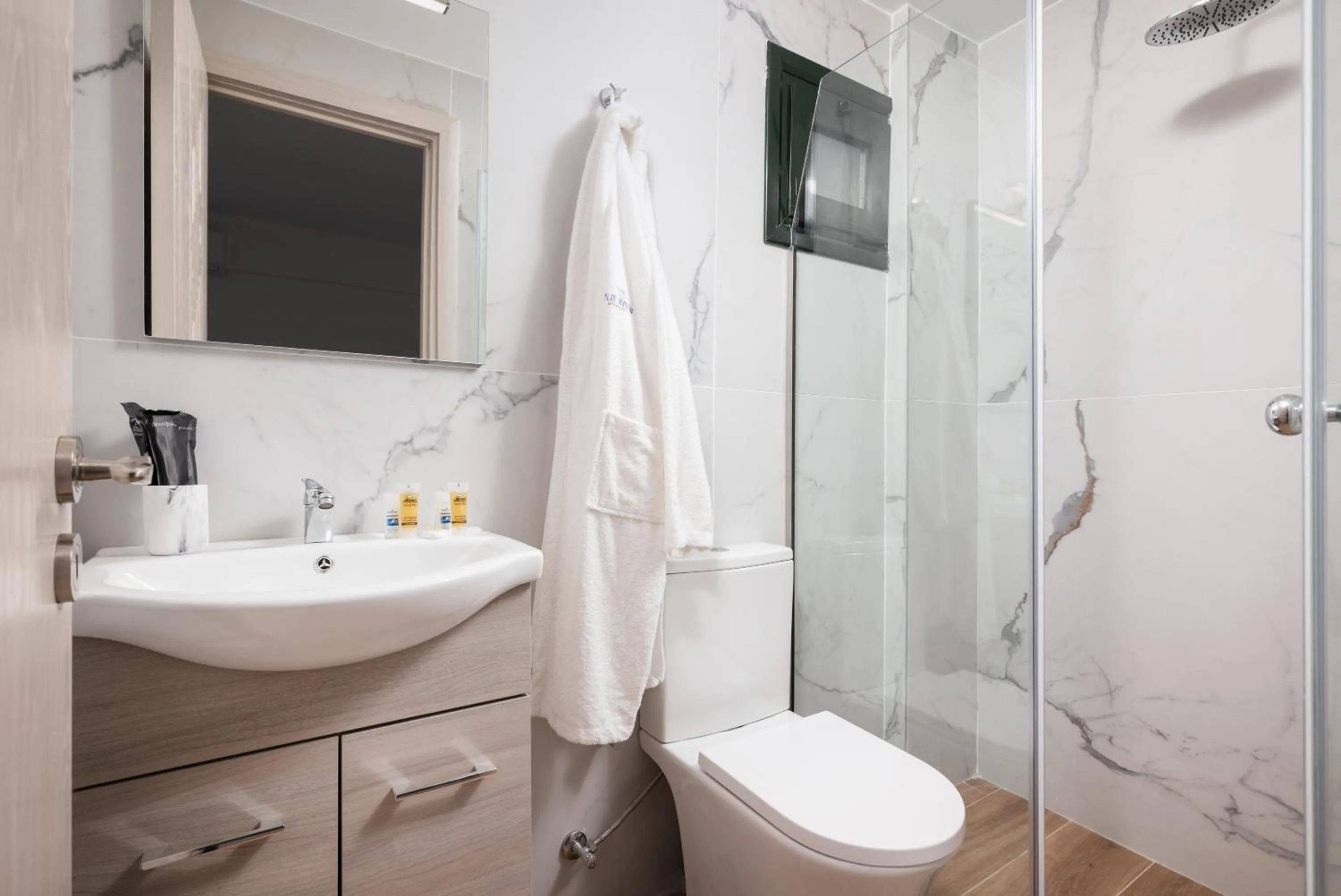 Shower in Blue Horizon Apartments