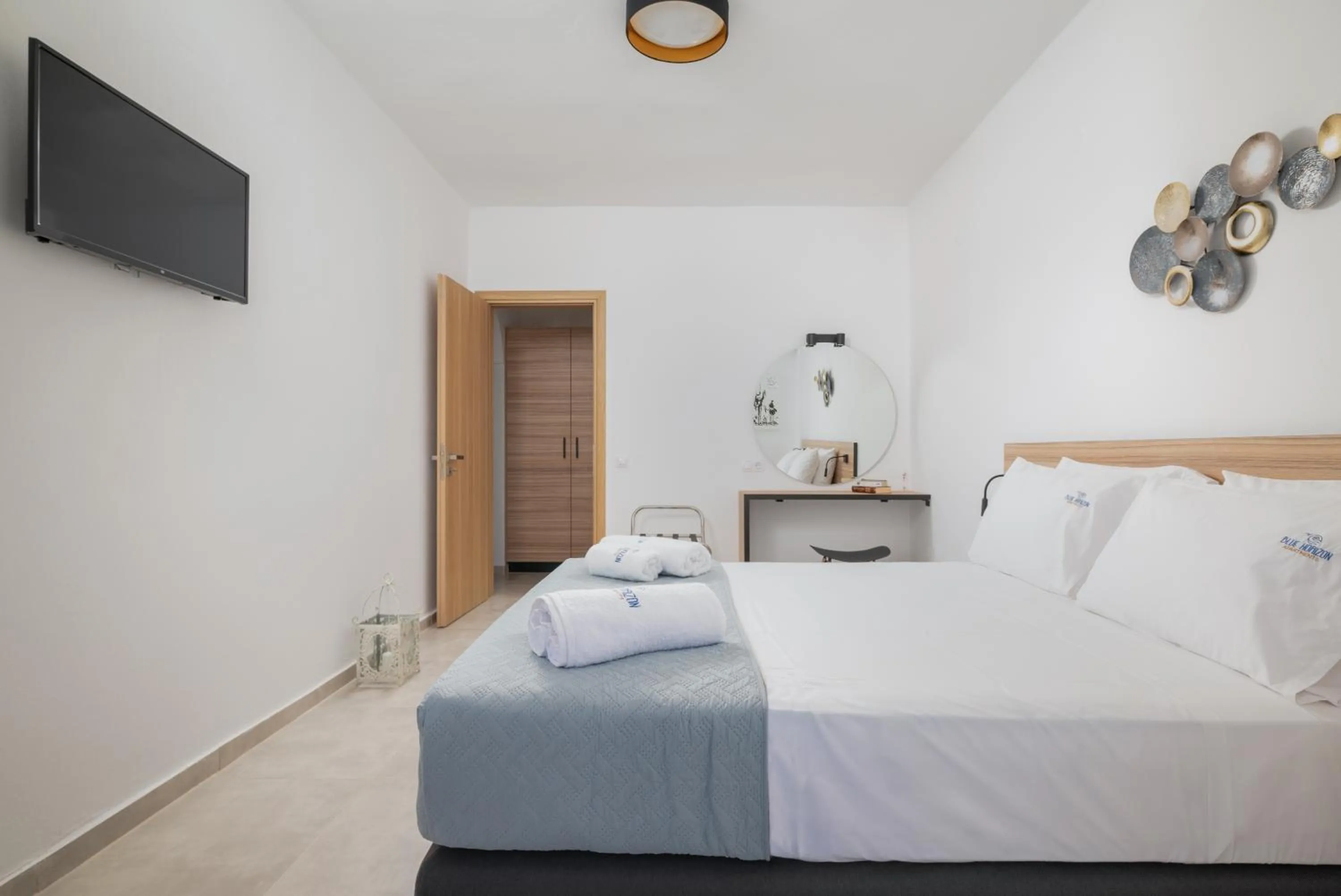 Bed in Blue Horizon Apartments