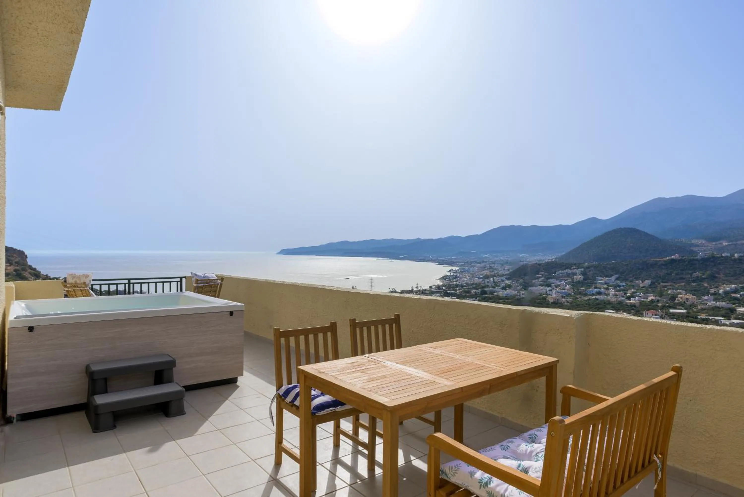 Day in Blue Horizon Apartments