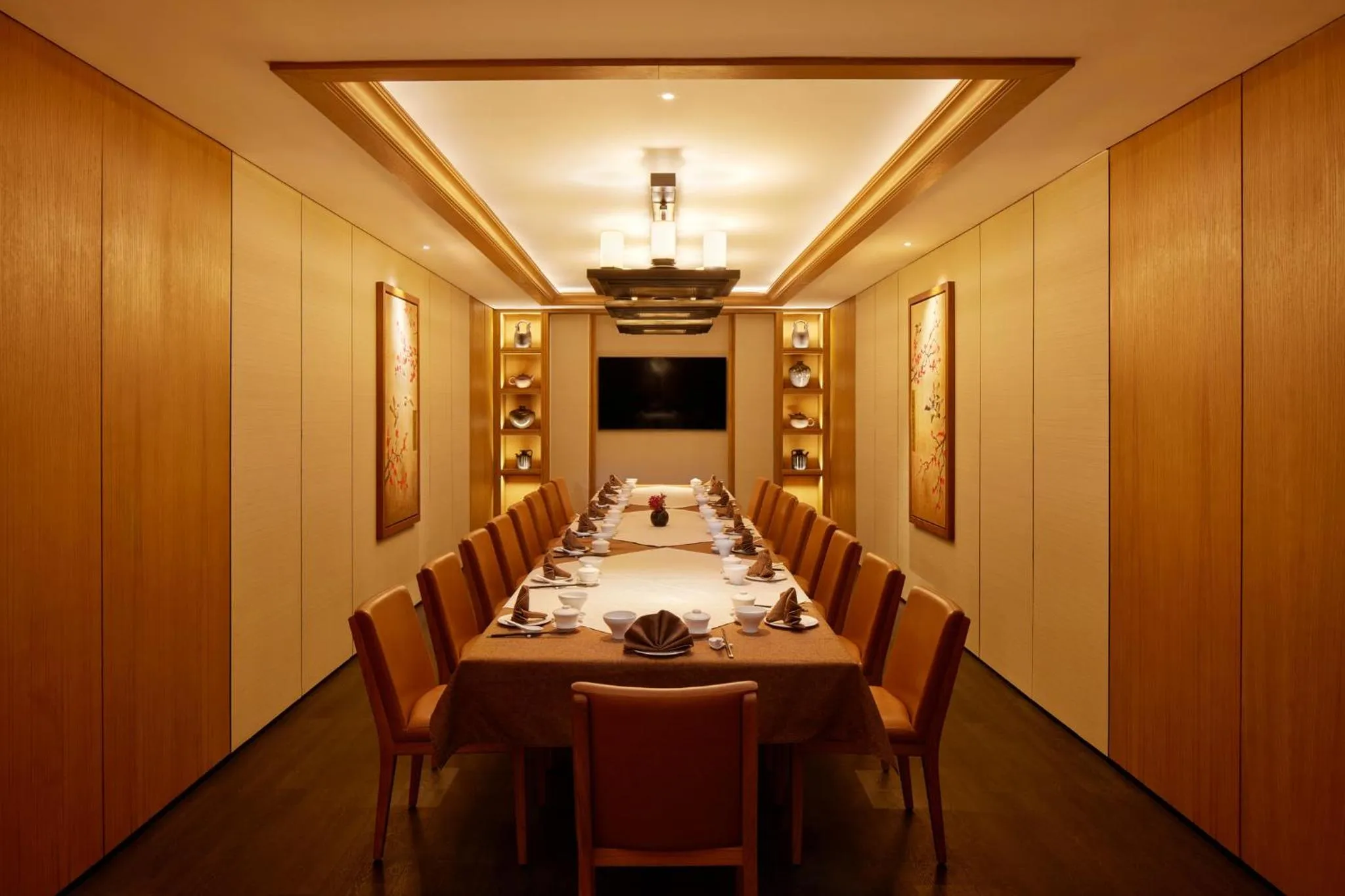 Restaurant/places to eat in Hotel Tentrem Jakarta