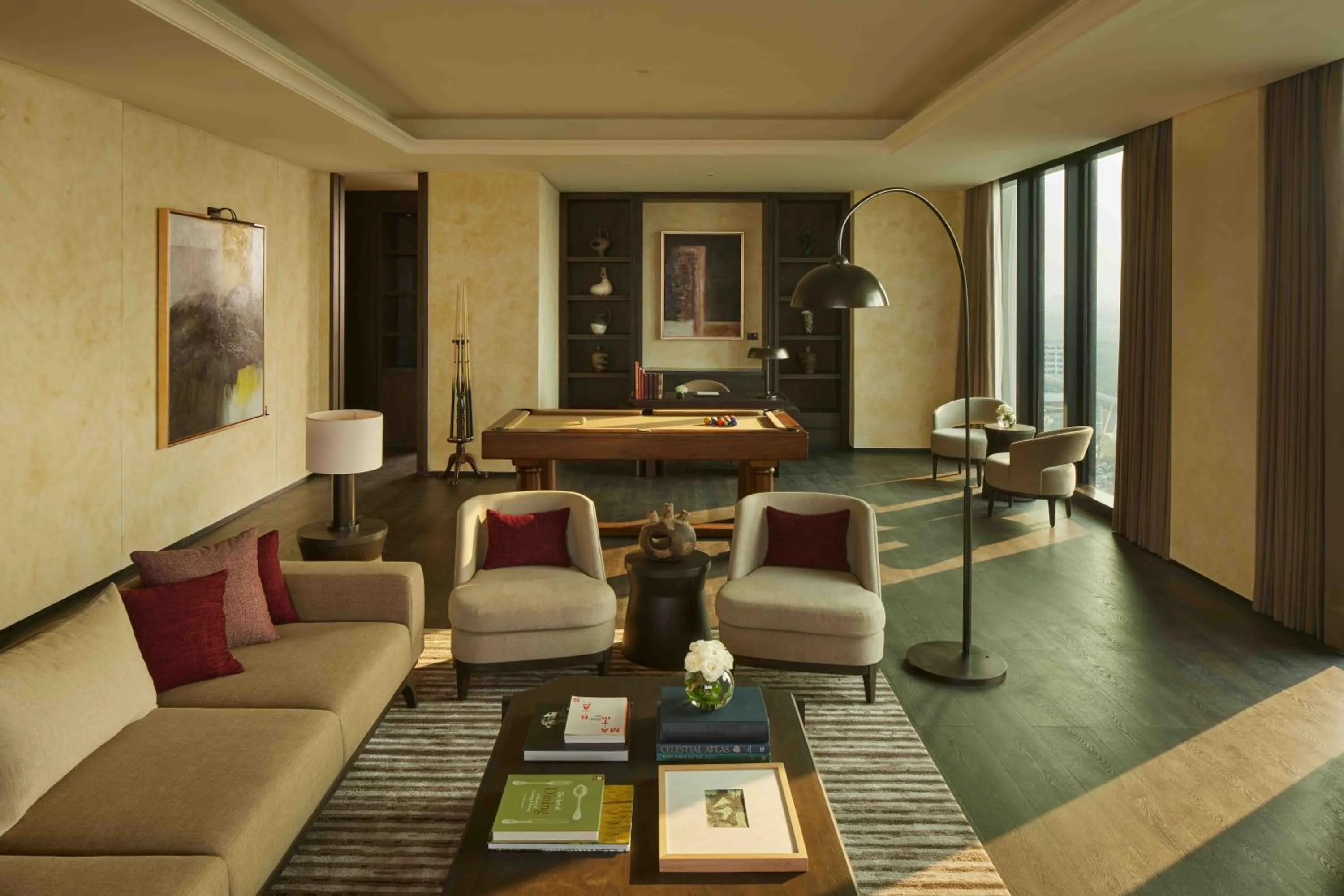 Living room in Hotel Tentrem Jakarta