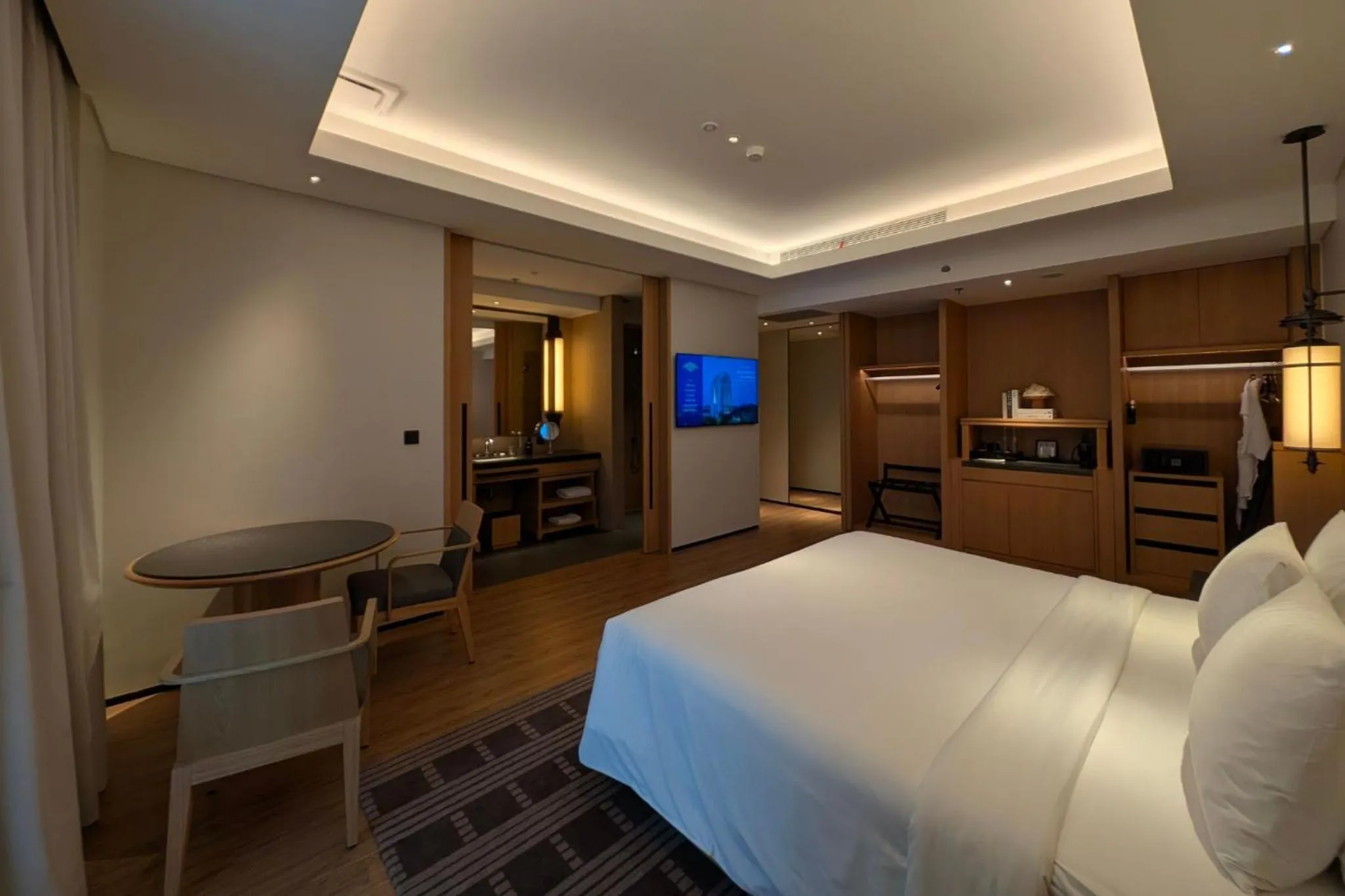 Bed in Hotel Tentrem Jakarta