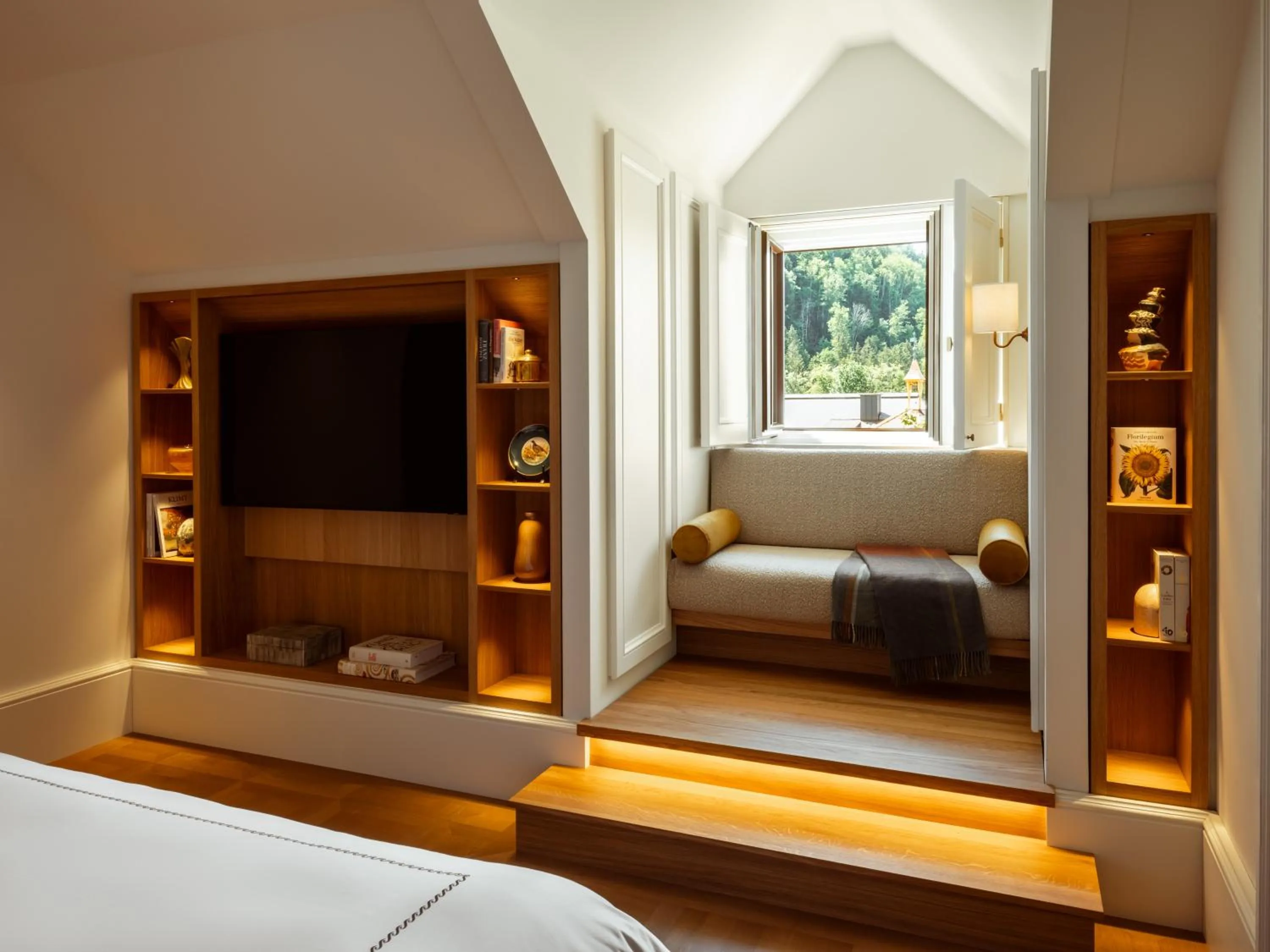 TV and multimedia, Bed in Rosewood Schloss Fuschl