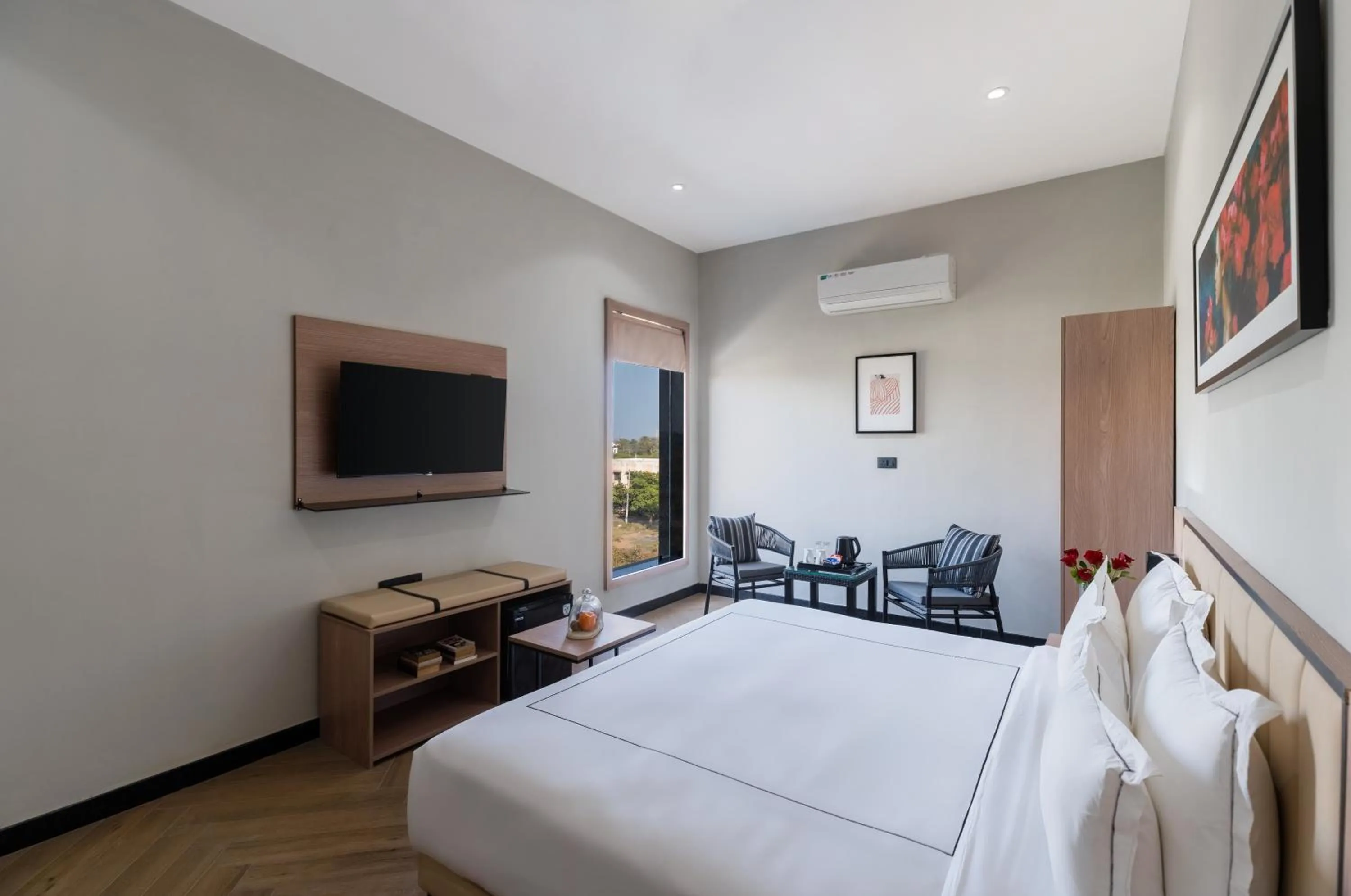 Communal lounge/ TV room, Bed in My Downtown - Hotel Blue Chip Udaipur