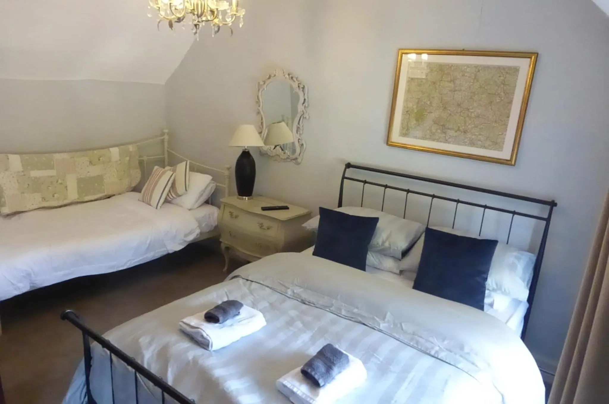 Bed in The Crown Inn, Kemerton