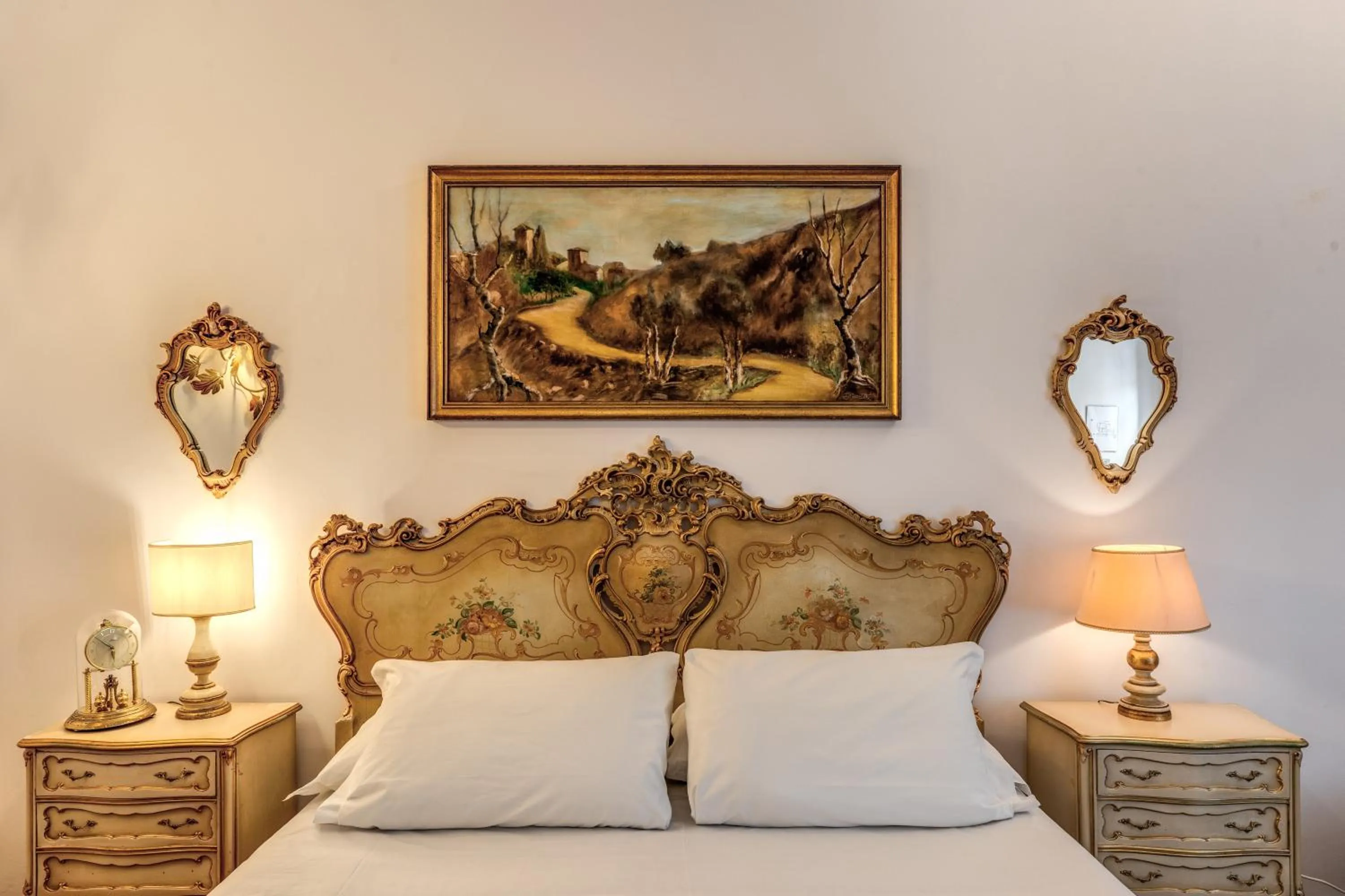 Decorative detail, Bed in Villa Alberici