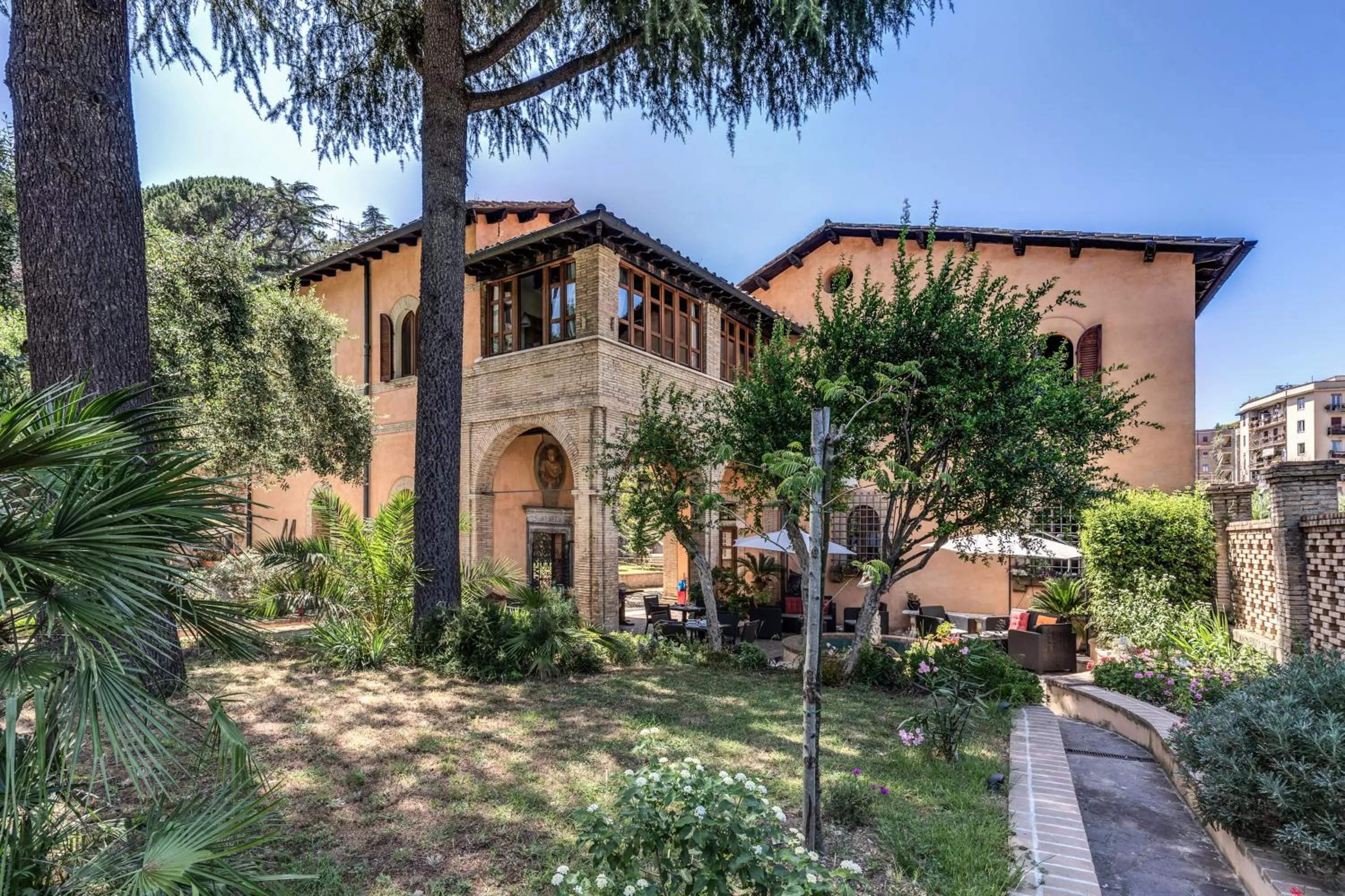 Property building in Villa Alberici