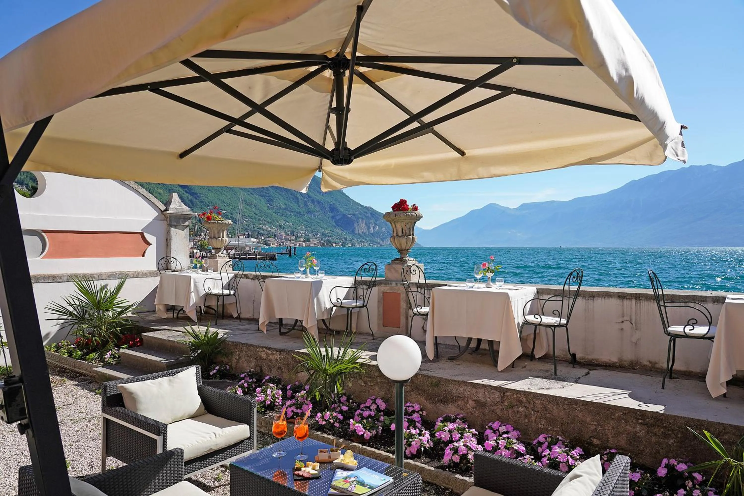 Patio in Hotel Bogliaco