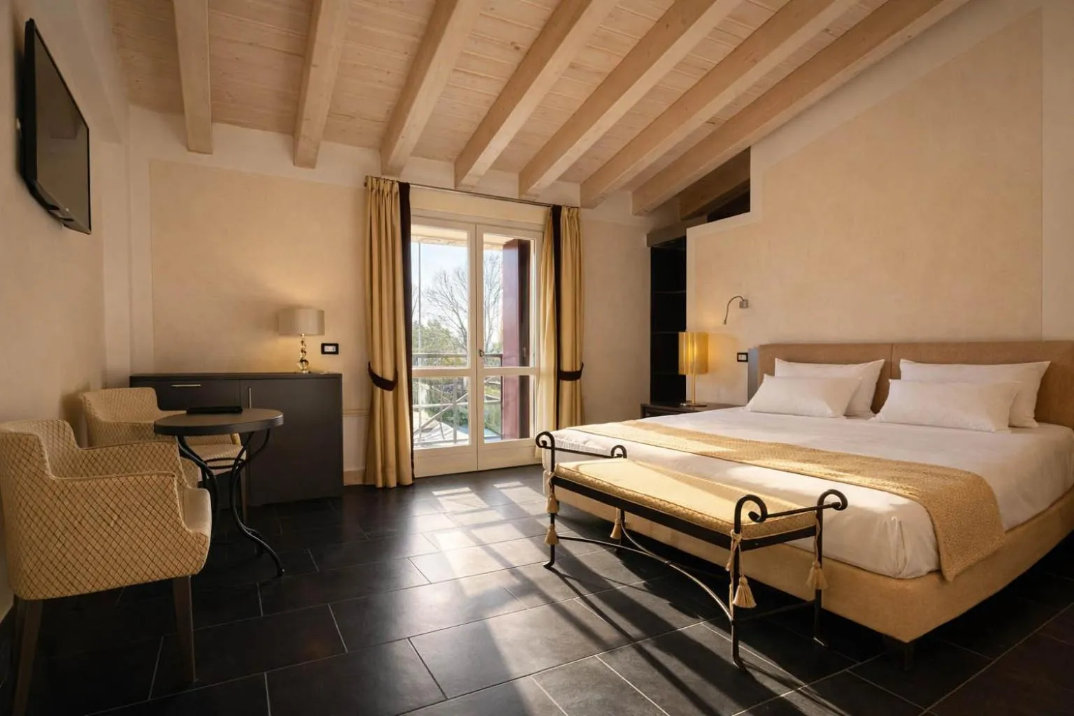 Bed in Boutique Hotel Bogliaco