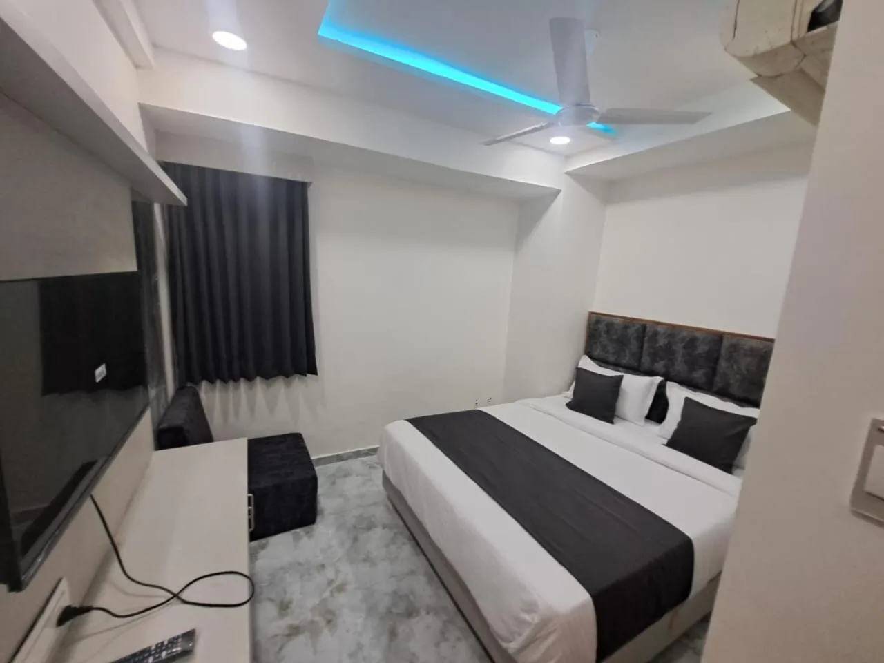 Bedroom, Bed in HOTEL AKASH