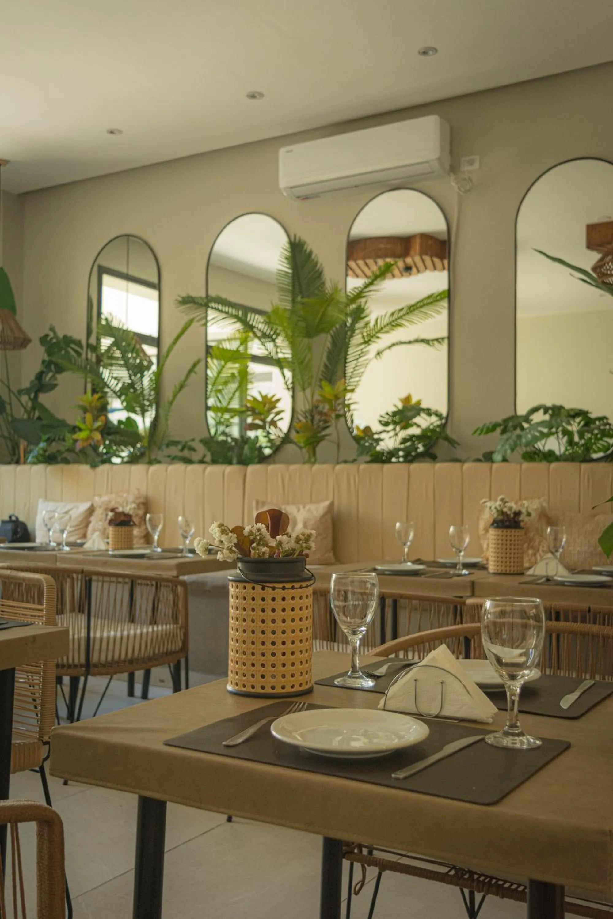 Restaurant/places to eat in Hotel Caseros Salta