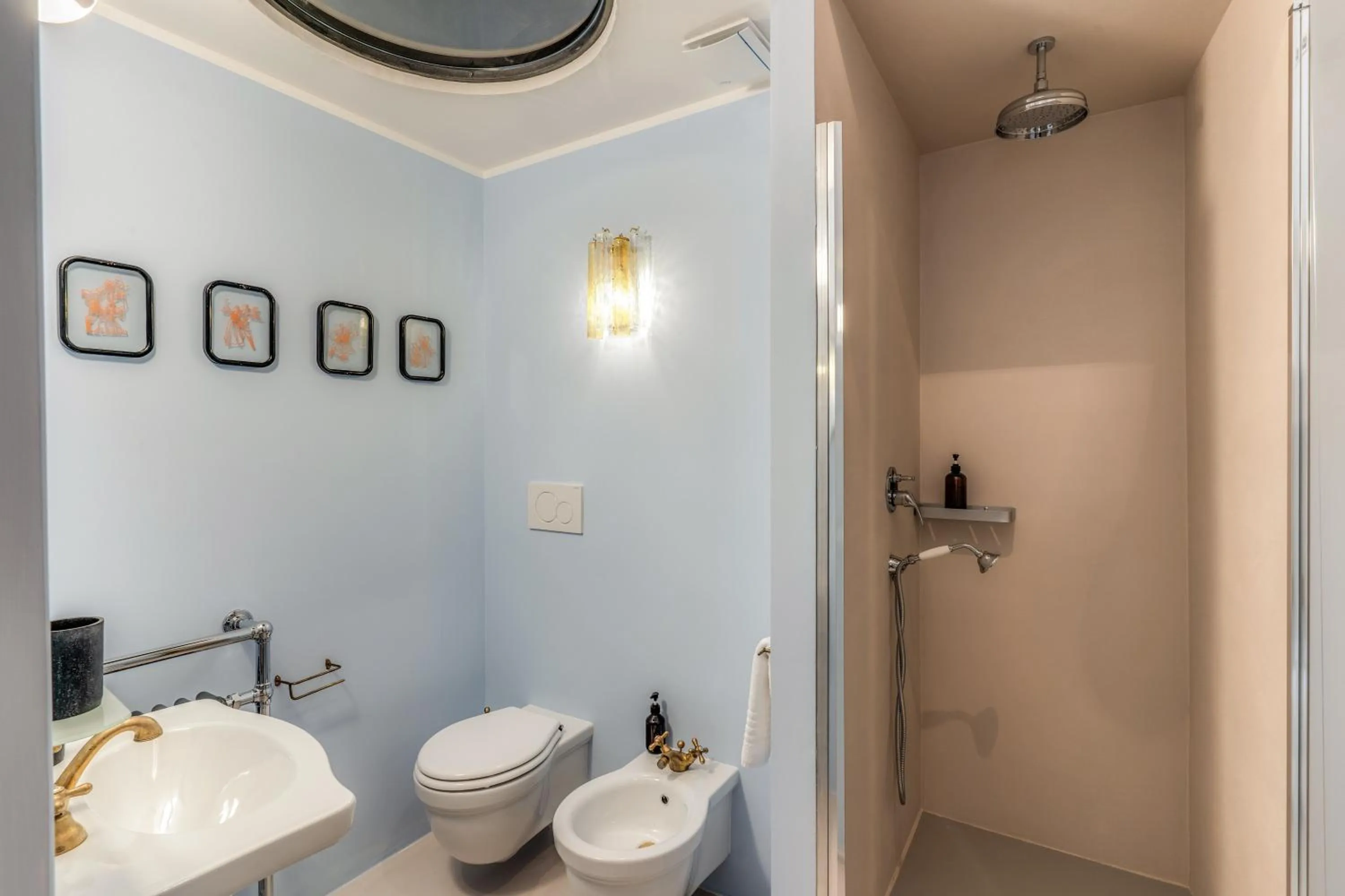 Shower in Residenza Brama - Art ApartHotel